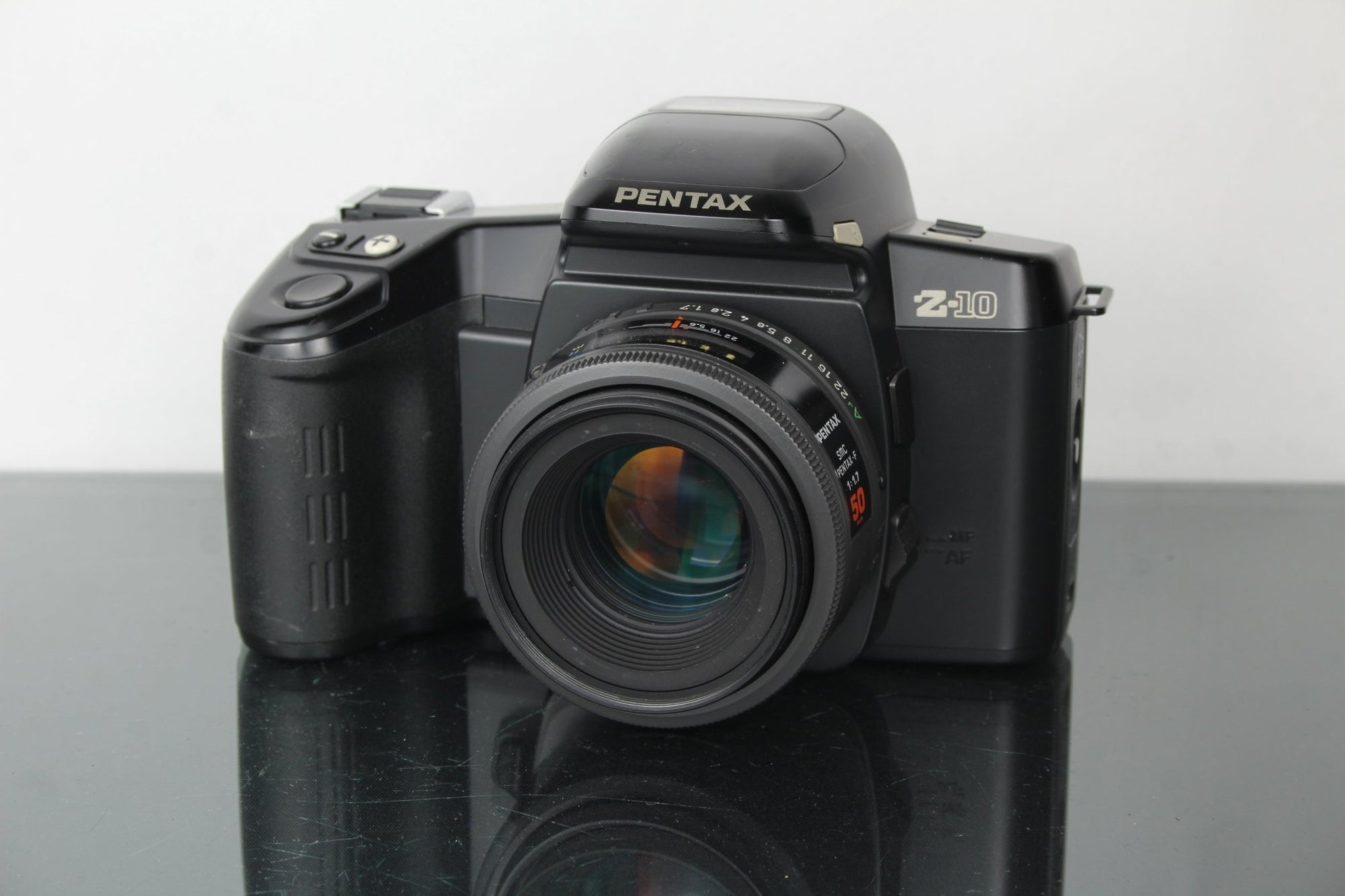 Pentax Z10 + 50mm 1.7 SMC Pentax lens (K - mount) - Dutch|Thrift