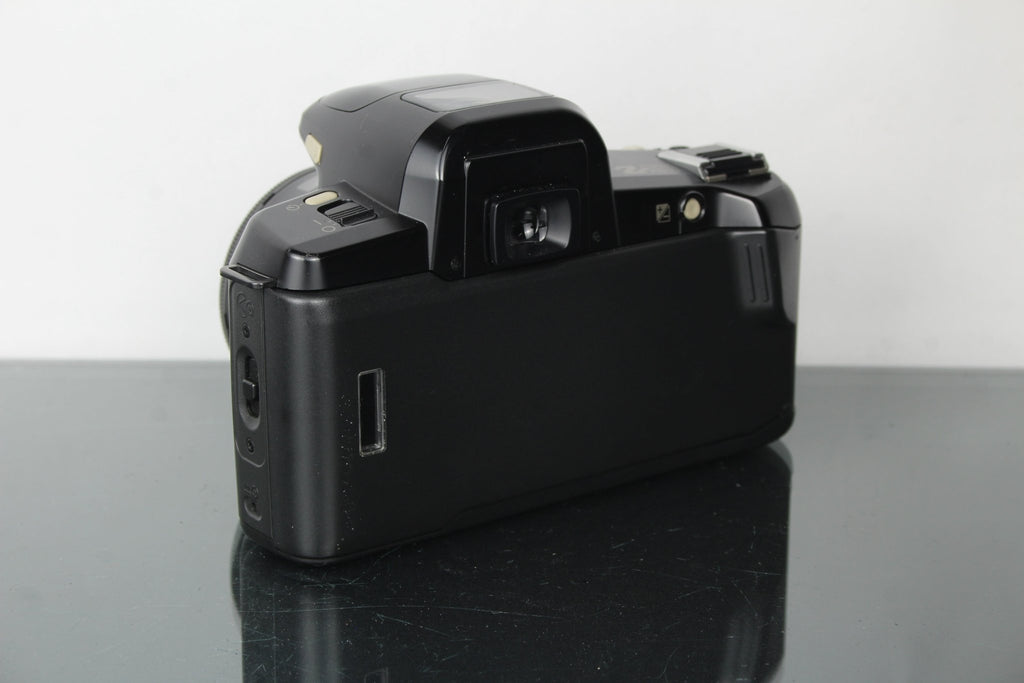 Pentax Z10 + 50mm 1.7 SMC Pentax lens (K - mount) - Dutch|Thrift