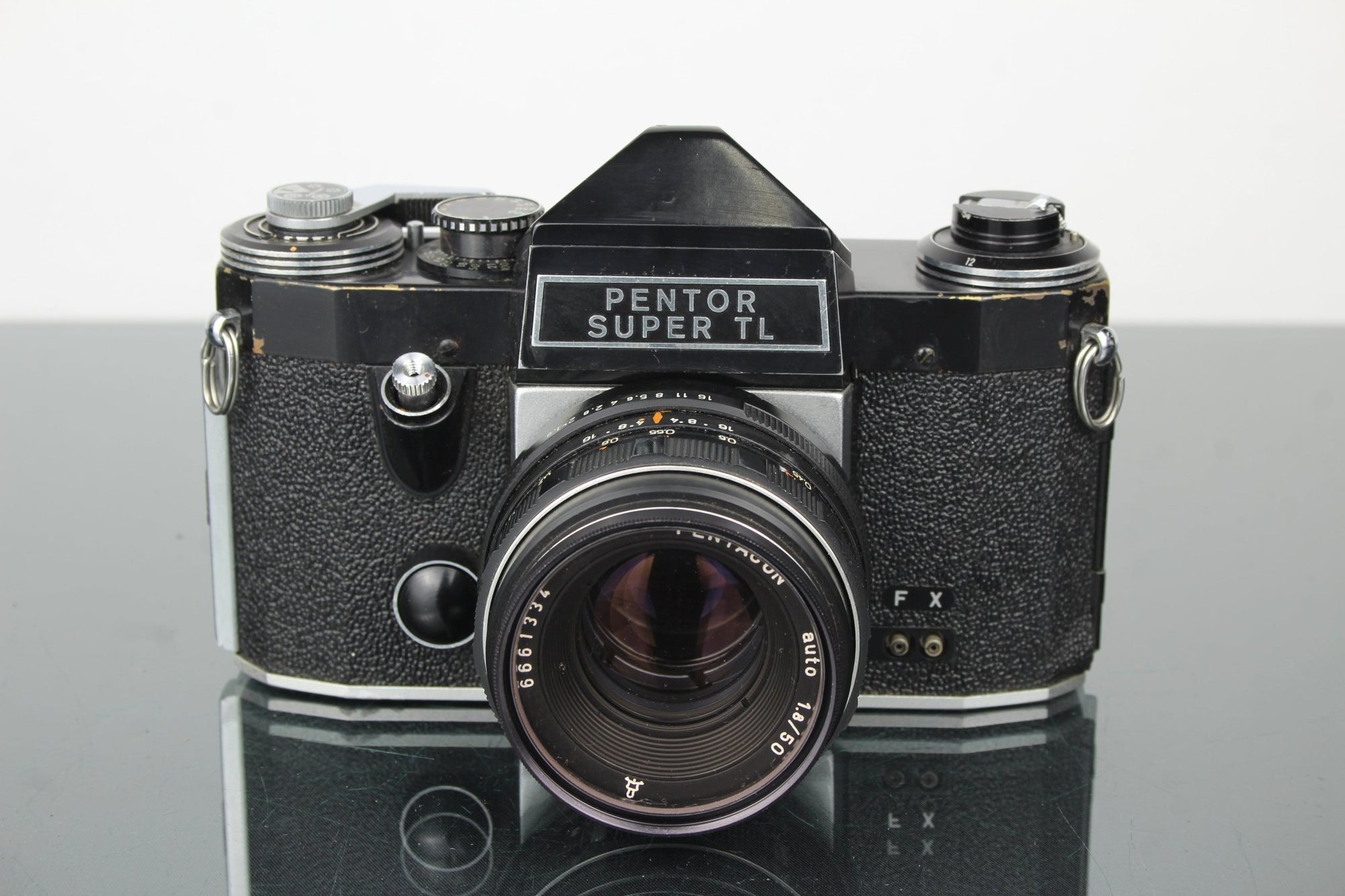 Pentor Super TL + 50mm 1.8 Pentacon auto lens (M42 mount) - Dutch|Thrift