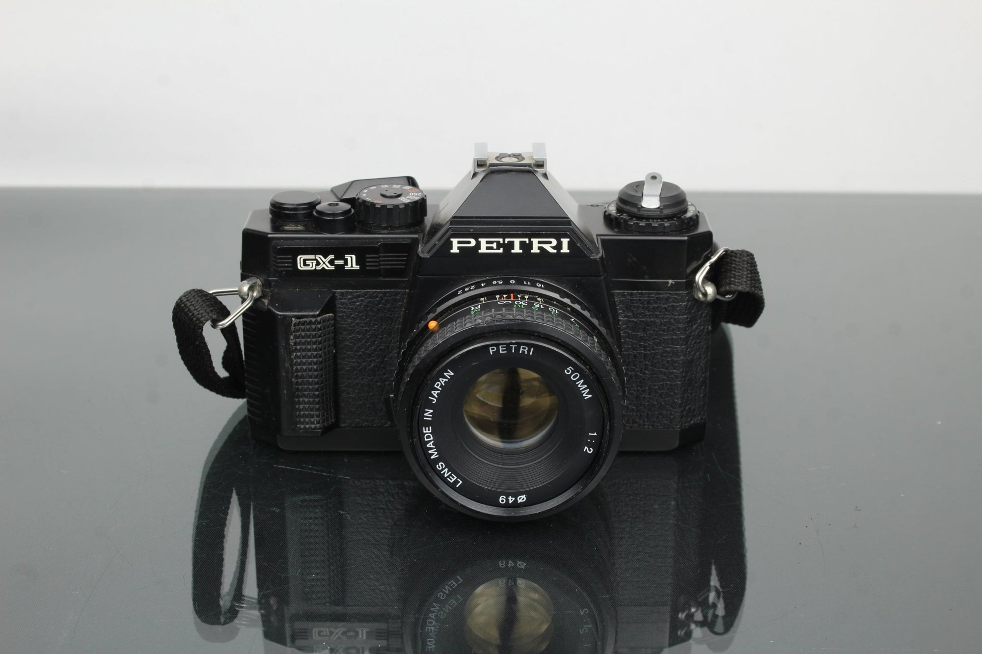 Petri GX - 1 + 50mm 1:2 lens - Dutch|Thrift