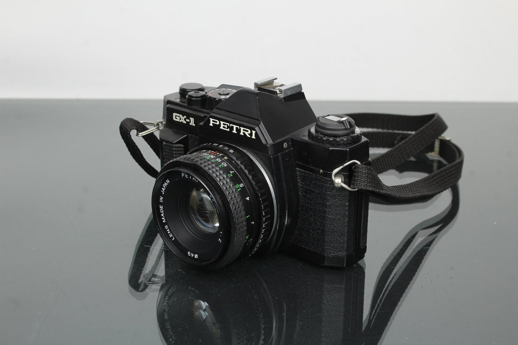 Petri GX - 1 + 50mm 1:2 lens - Dutch|Thrift