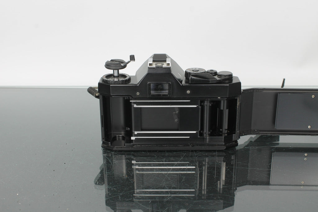 Petri GX - 1 + Rikenon 50mm f/2 - Dutch|Thrift