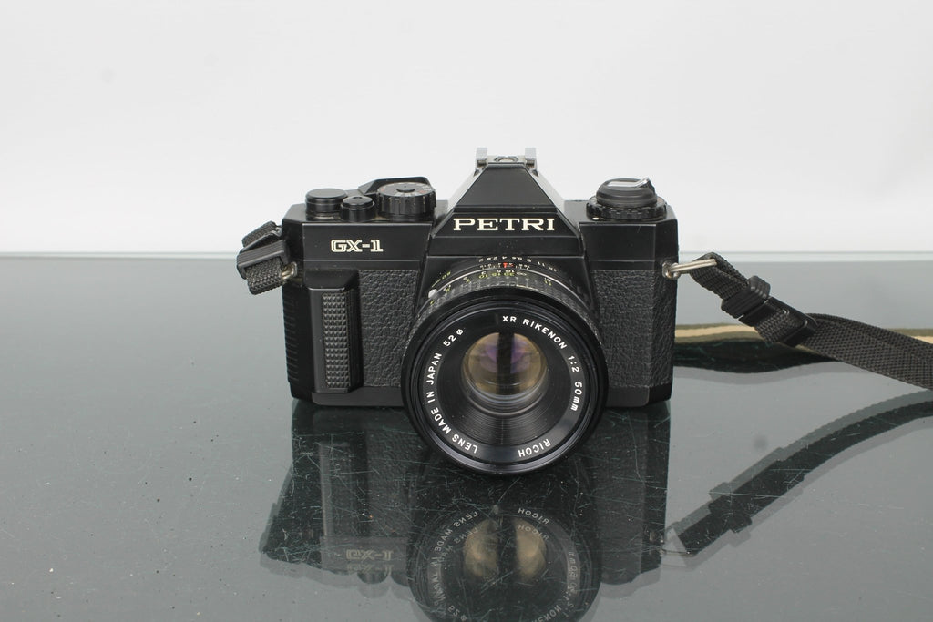 Petri GX - 1 + Rikenon 50mm f/2 - Dutch|Thrift