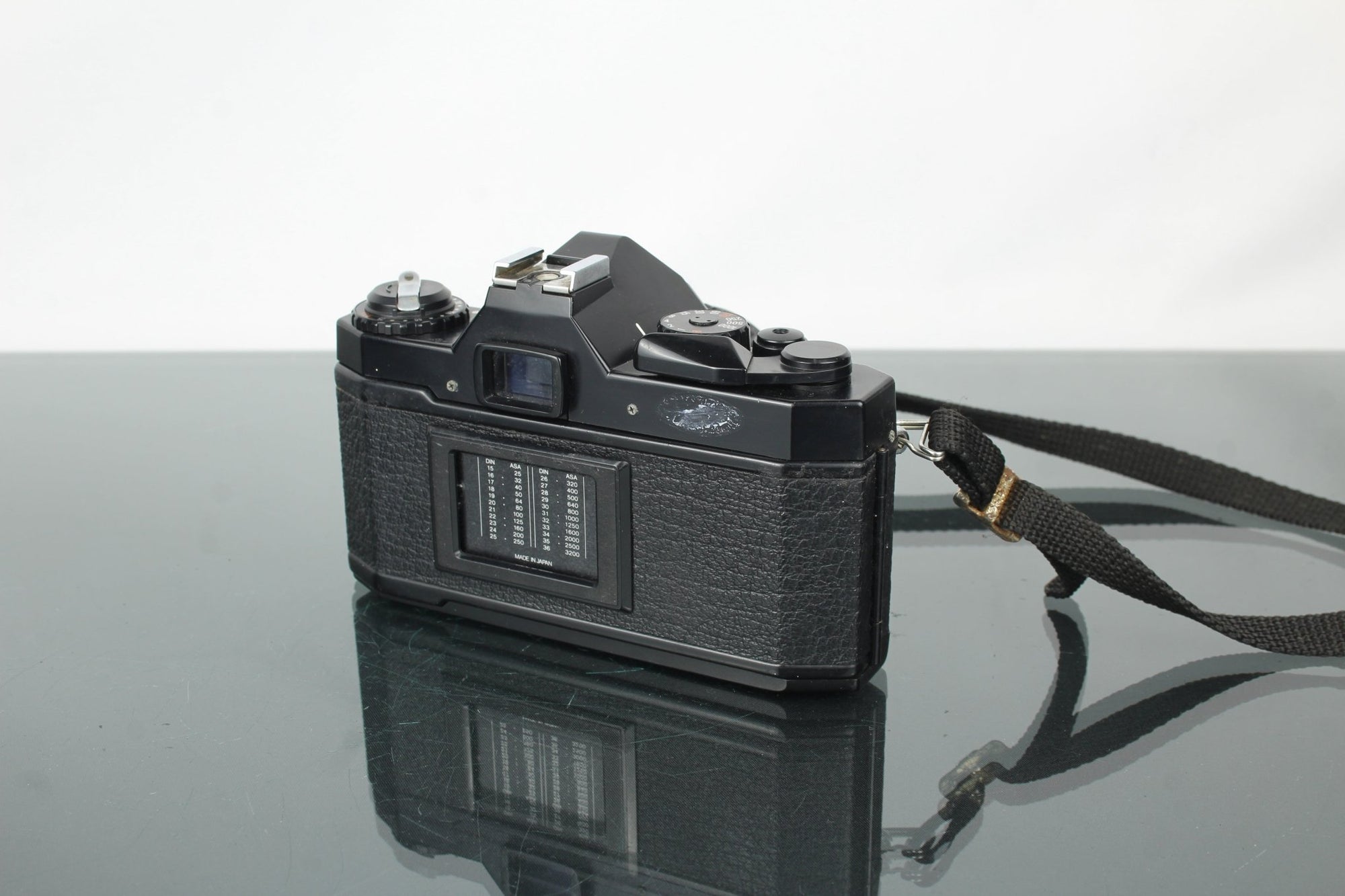 Petri MF - 101A + 50mm 1:2.0 lens - Dutch|Thrift