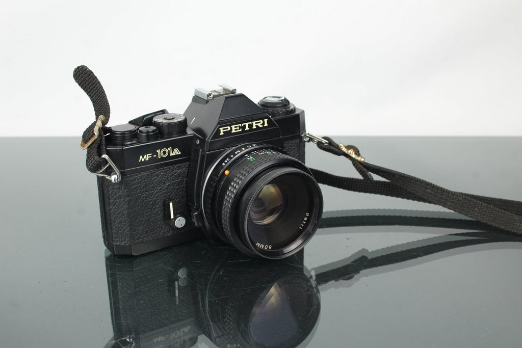 Petri MF - 101A + 50mm 1:2.0 lens - Dutch|Thrift