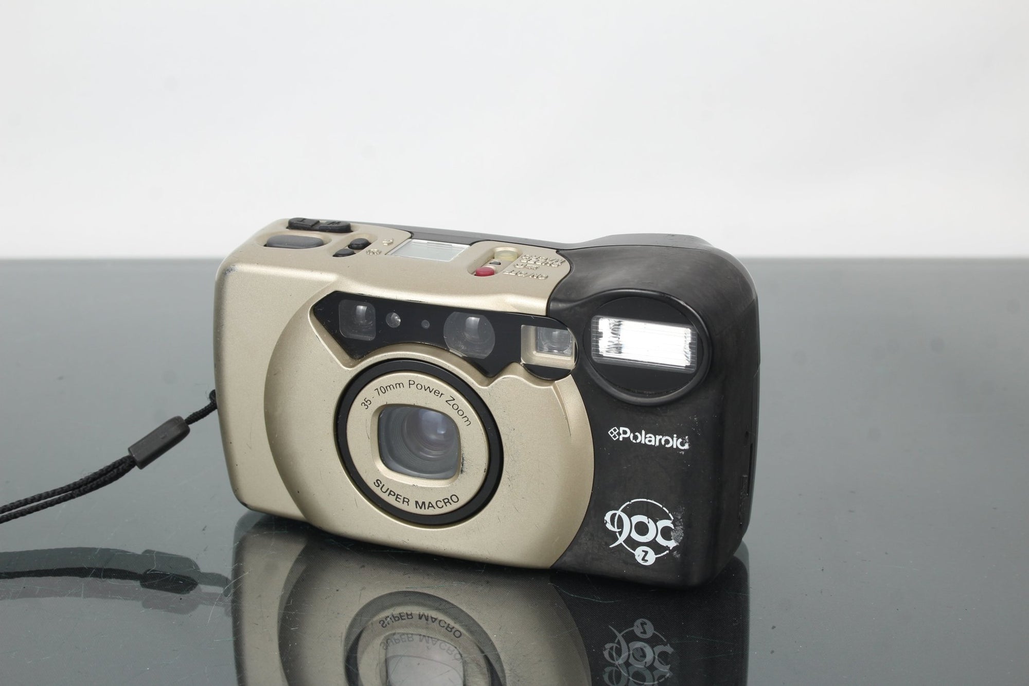 Polaroid 900 Z - Dutch|Thrift