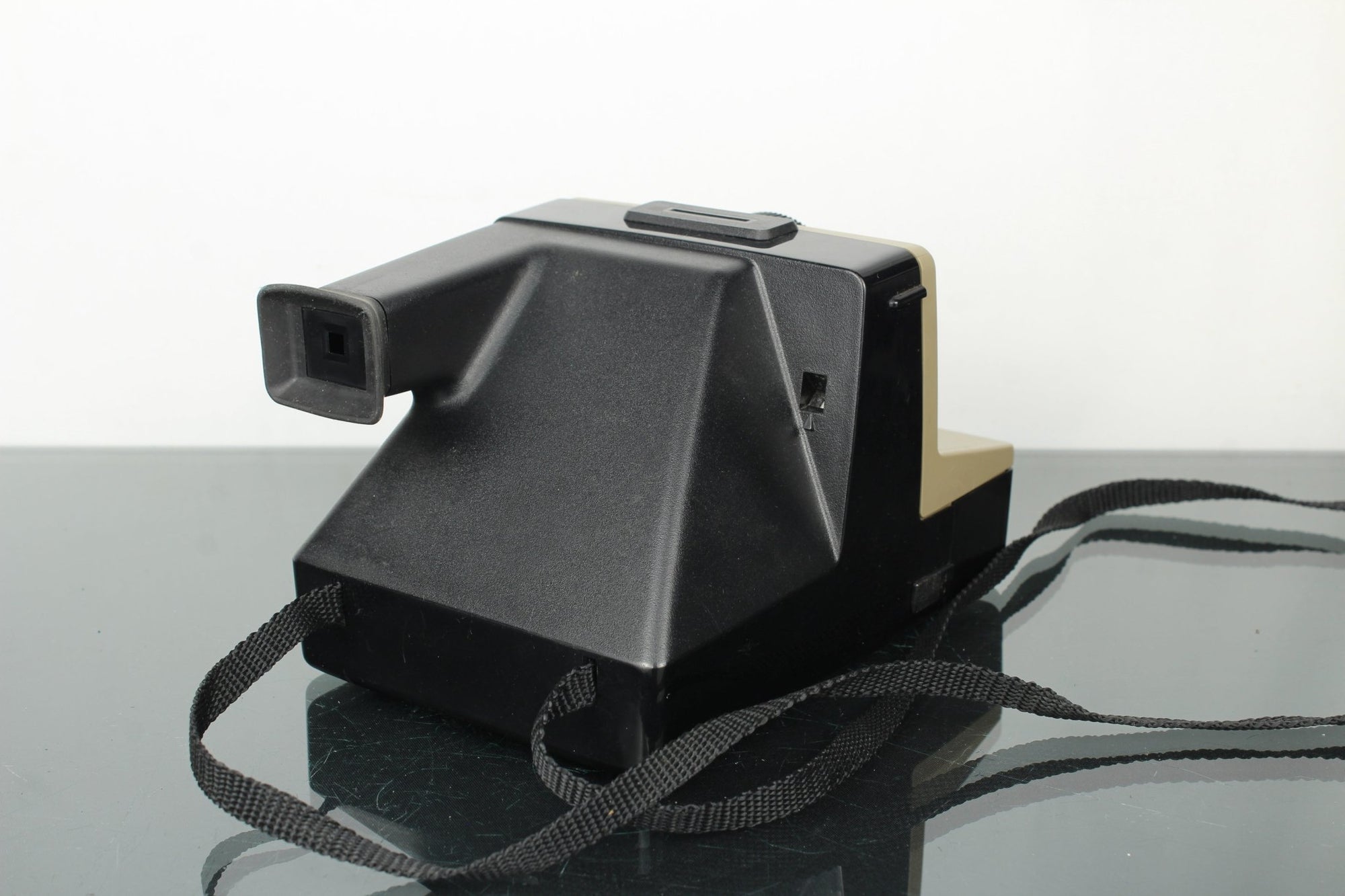 Polaroid Land Camera 1500 - Dutch|Thrift