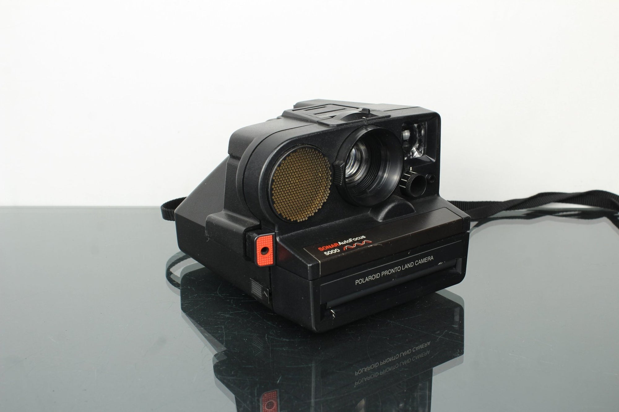 Polaroid Pronto Land Camera Sonar Autofocus 5000 - Dutch|Thrift