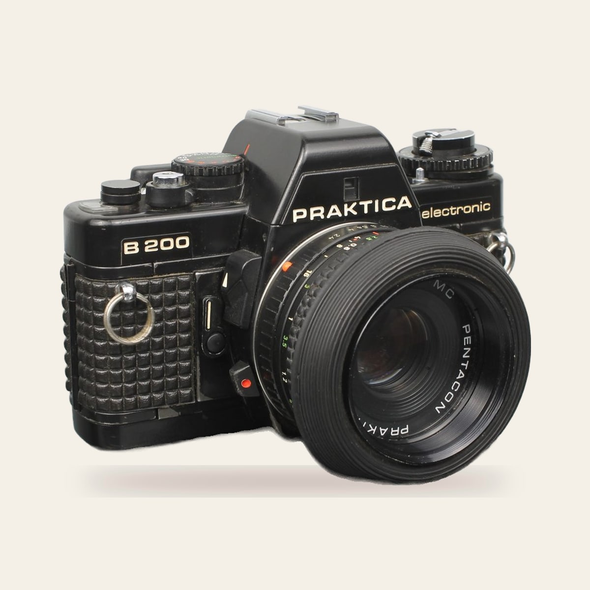 Praktica B200 + Pentacon 50mm f/2.4 + 28mm f/2.8