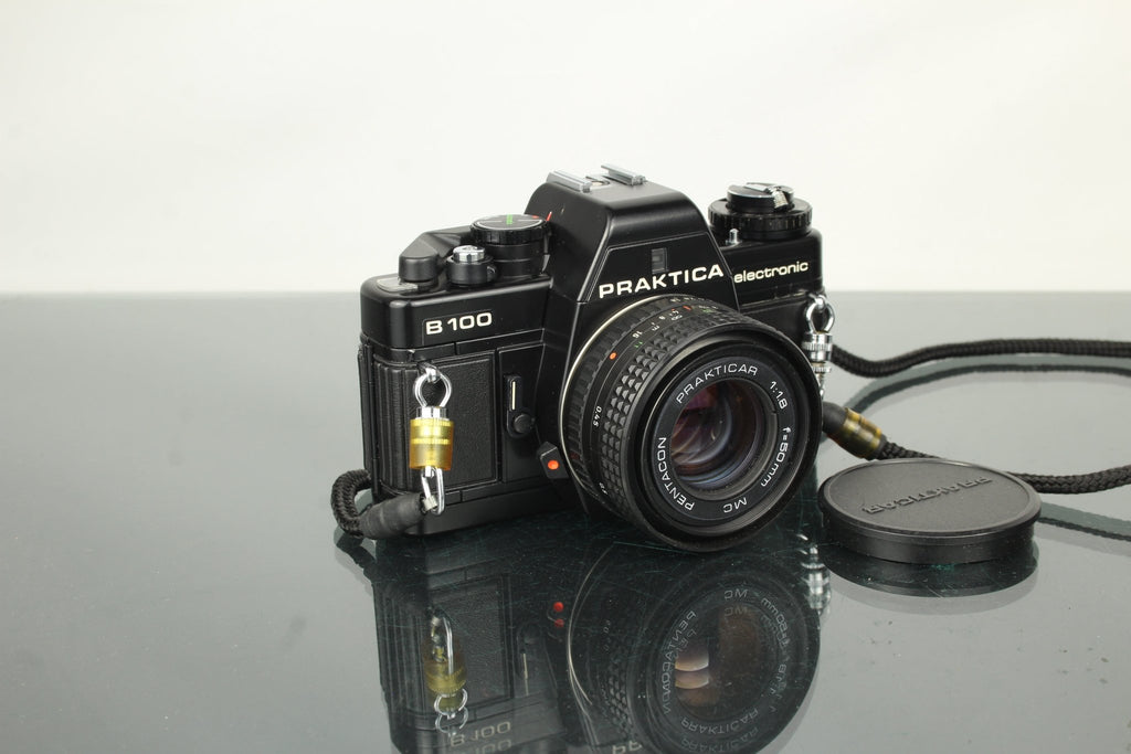 Praktica Electronic B100 + Prakticar 50mm 1.8 lens - Dutch|Thrift