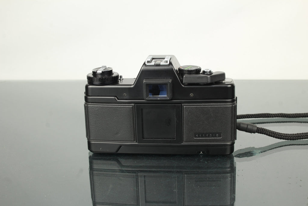 Praktica Electronic B100 + Prakticar 50mm 1.8 lens - Dutch|Thrift