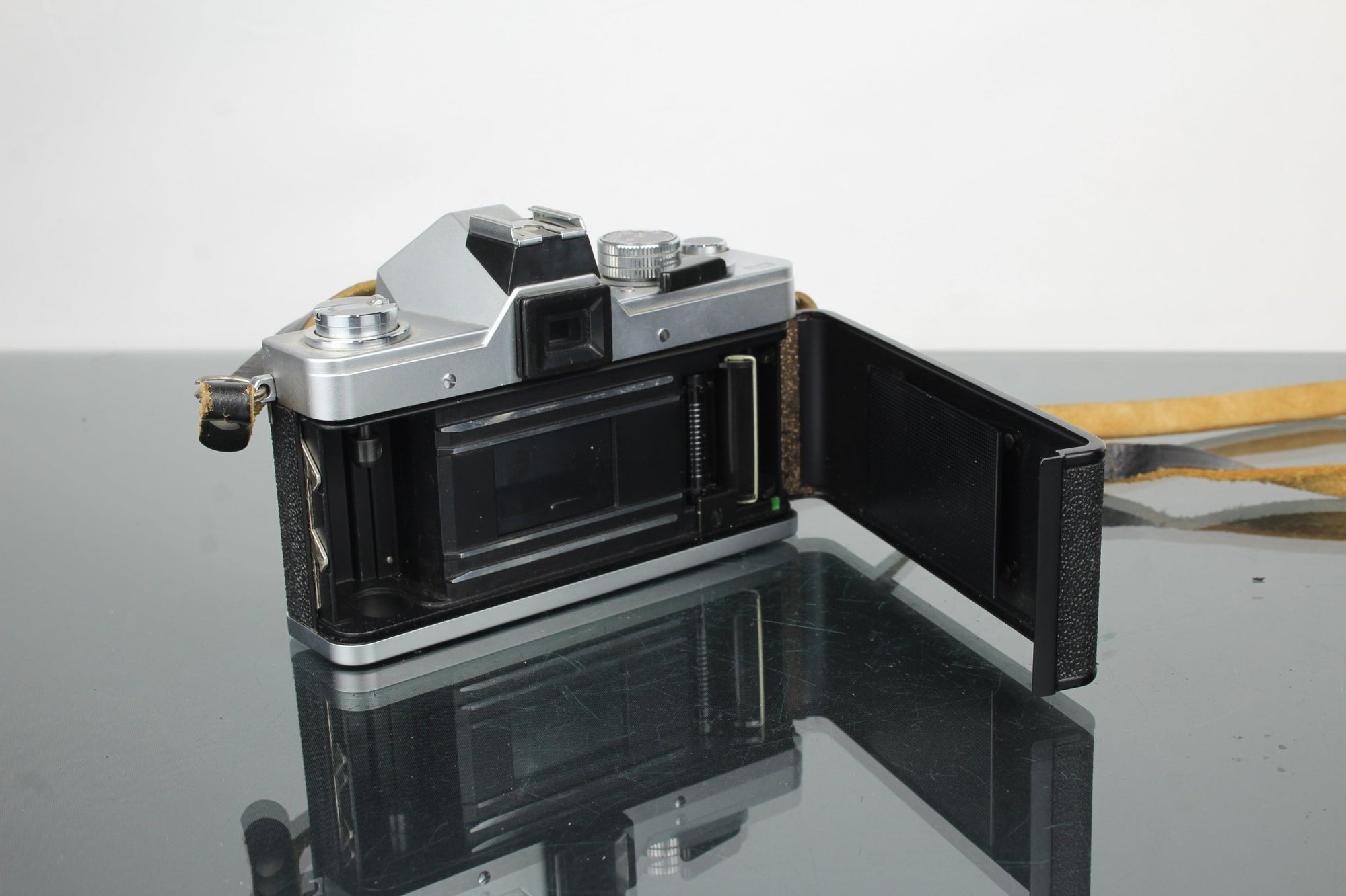 Praktica LTL 3 + Pentacon 50mm 1.8 lens - Dutch|Thrift