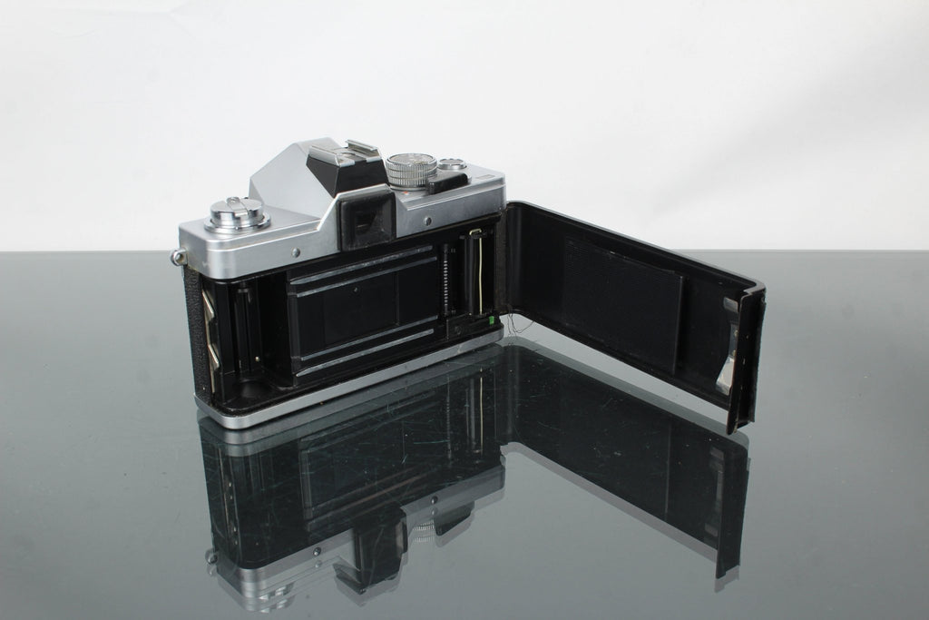 Praktica LTL + 50mm 1.8 Pentacon M42 lens - Dutch|Thrift