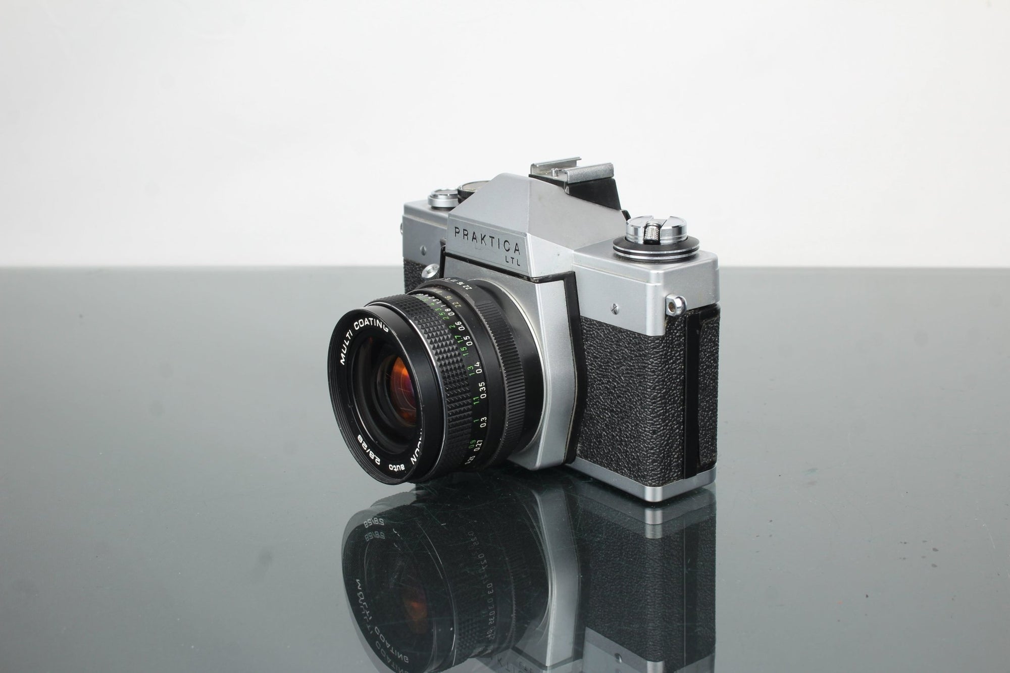Praktica LTL + Pentacon 29mm f/2.8 lens - Dutch|Thrift