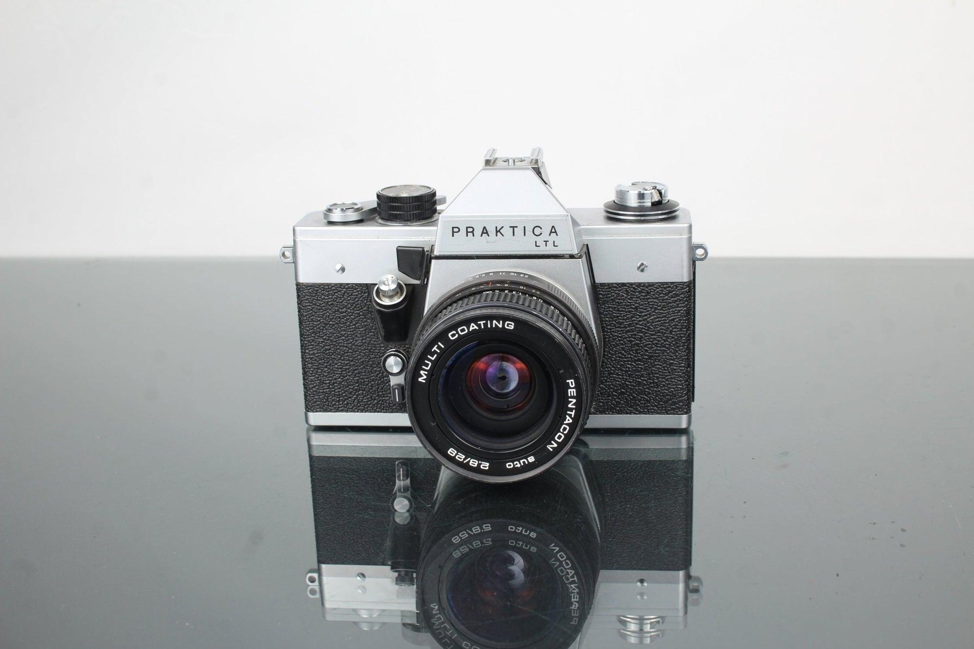 Praktica LTL + Pentacon 29mm f/2.8 lens - Dutch|Thrift