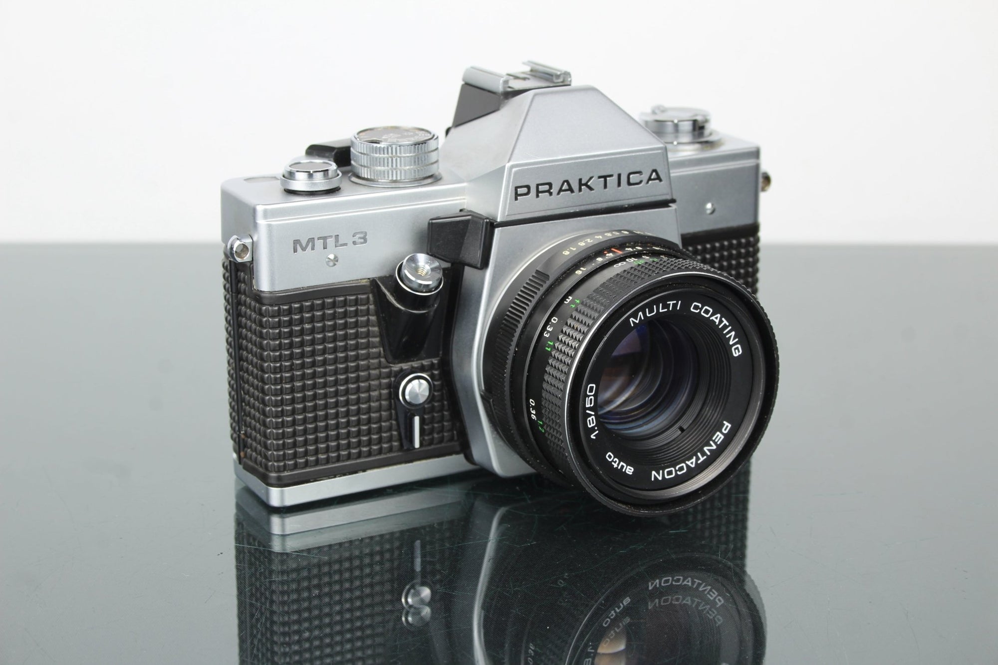 Praktica MTL 3 + 50mm f/2.8 Pentacon lens (M42 mount) - Dutch|Thrift