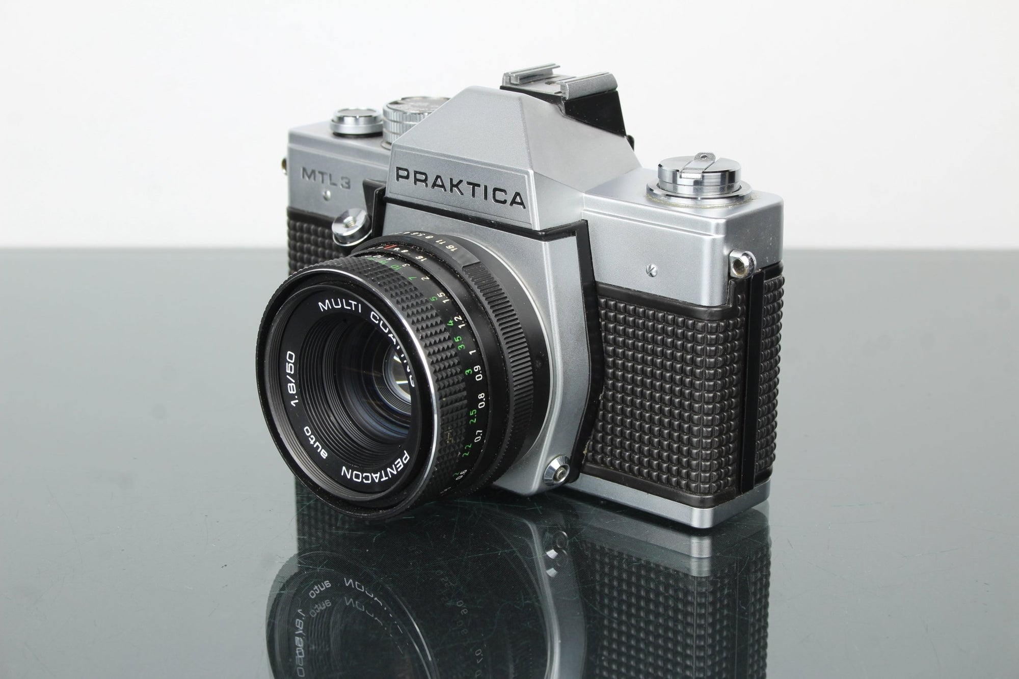 Praktica MTL 3 + 50mm f/2.8 Pentacon lens (M42 mount) - Dutch|Thrift