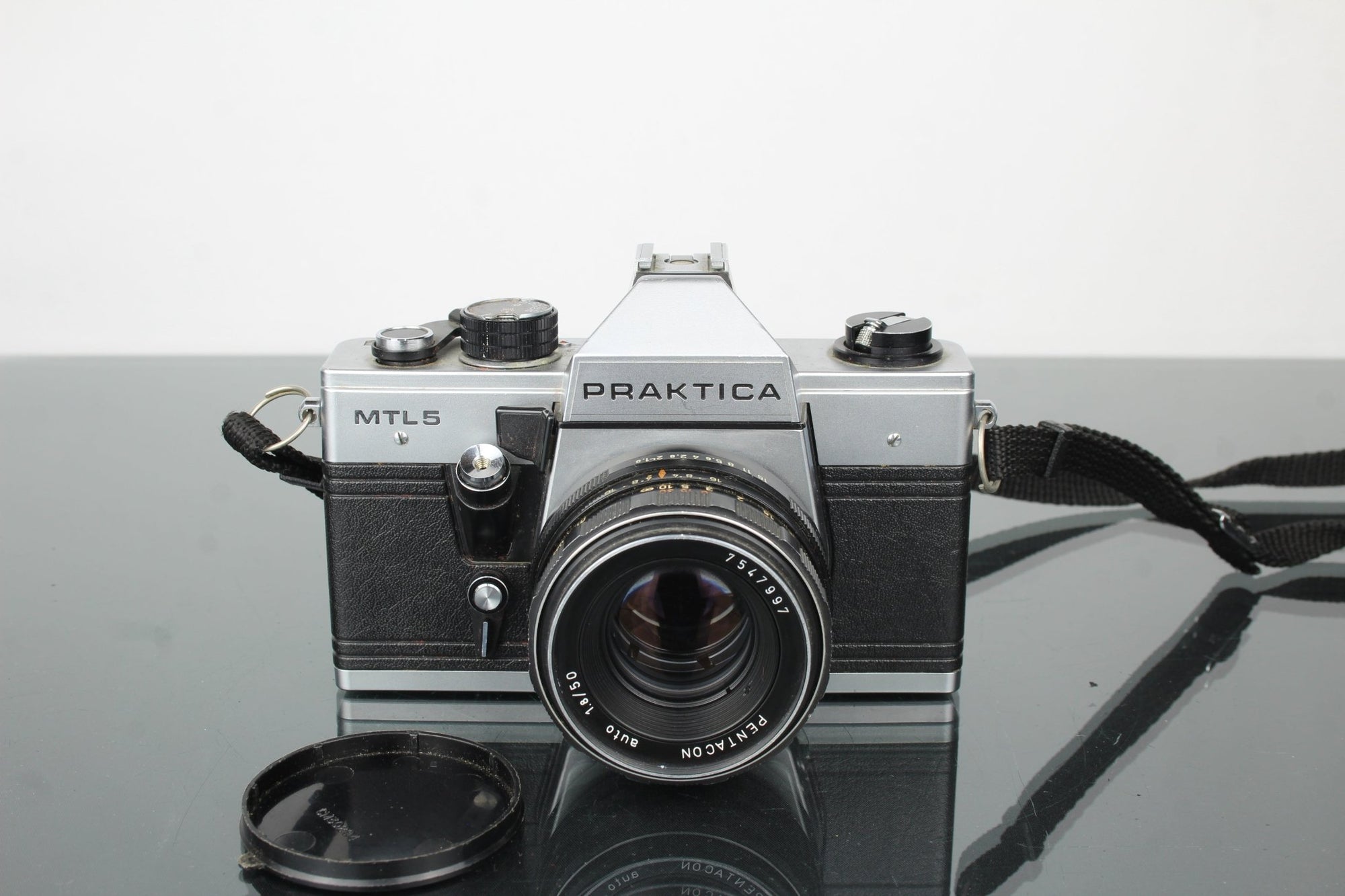 Praktica MTL 5 + 50mm 1.8 Pentacon lens (M42 mount) - Dutch|Thrift