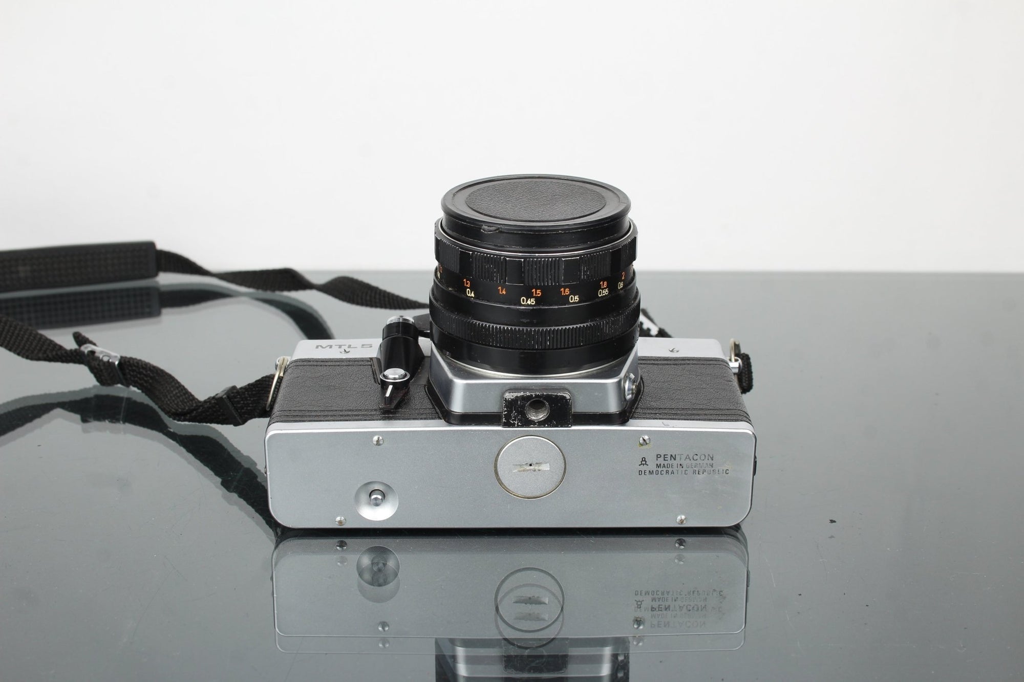 Praktica MTL 5 + 50mm 1.8 Pentacon lens (M42 mount) - Dutch|Thrift