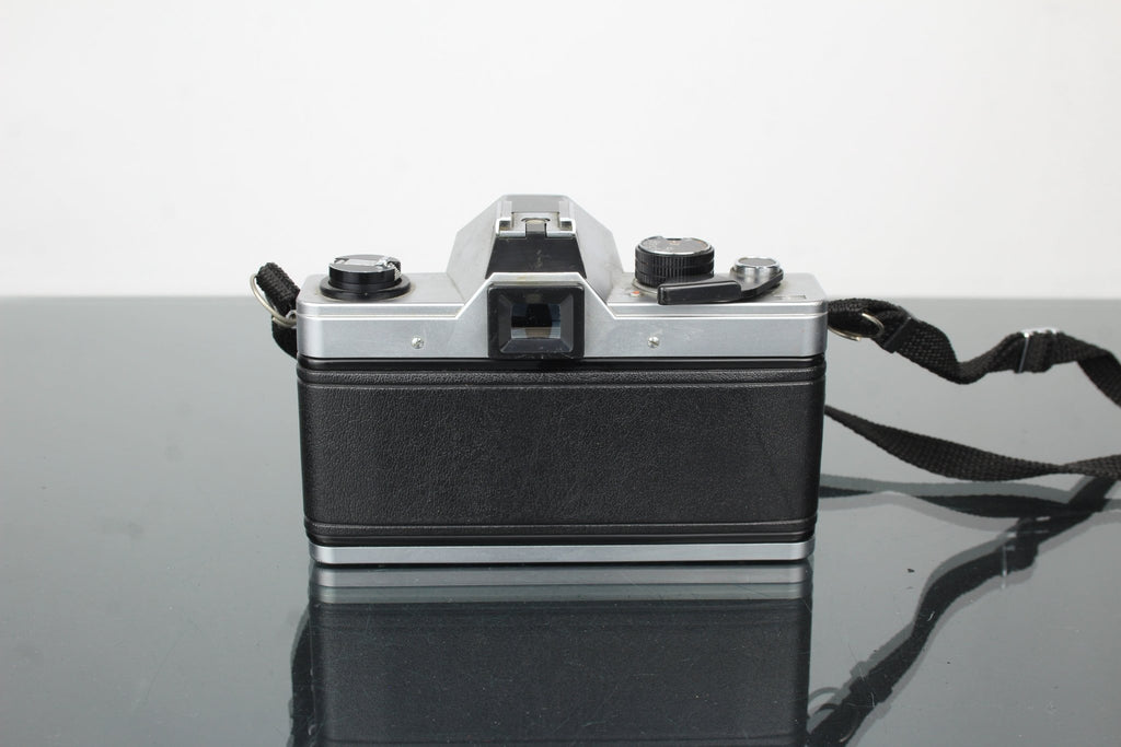 Praktica MTL 5 + 50mm 1.8 Pentacon lens (M42 mount) - Dutch|Thrift