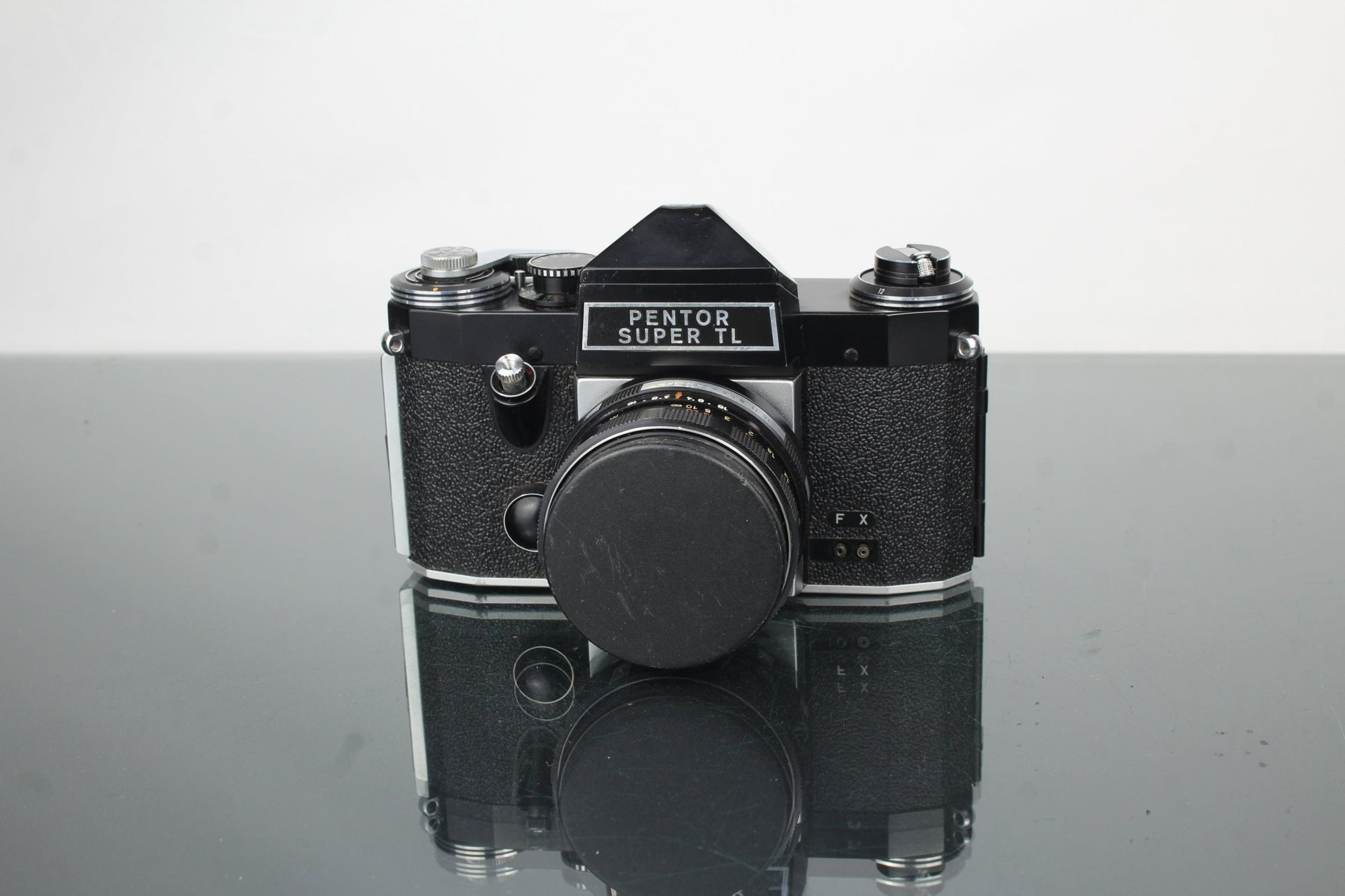 Praktica Super TL + Pentacon 50mm 1.8 lens - Dutch|Thrift