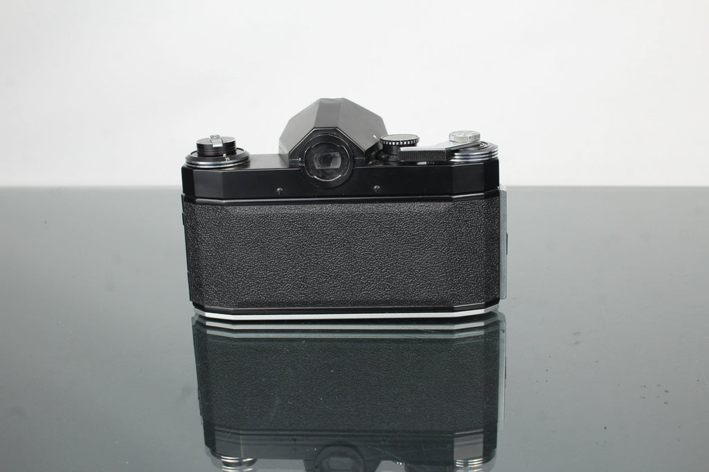 Praktica Super TL + Pentacon 50mm 1.8 lens - Dutch|Thrift