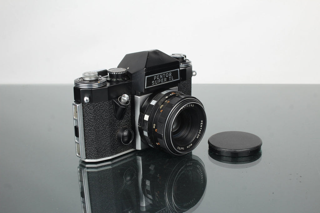 Praktica Super TL + Pentacon 50mm 1.8 lens - Dutch|Thrift