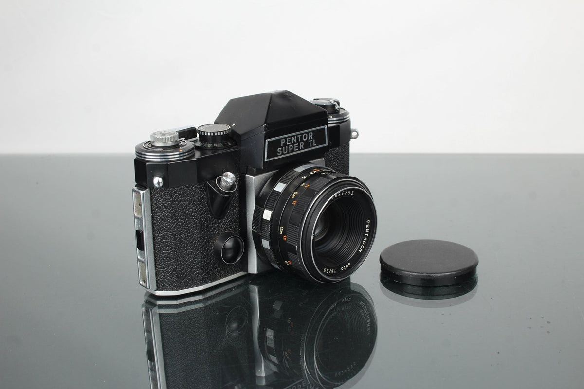 Praktica Super TL + Pentacon 50mm 1.8 lens - Dutch|Thrift