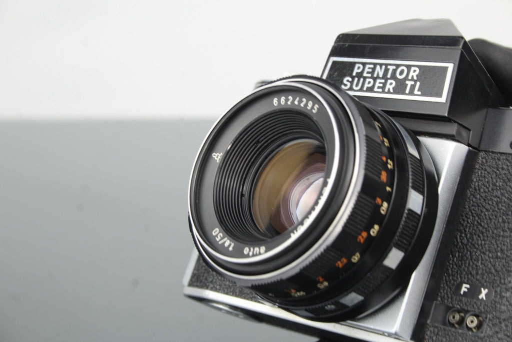 Praktica Super TL + Pentacon 50mm 1.8 lens - Dutch|Thrift