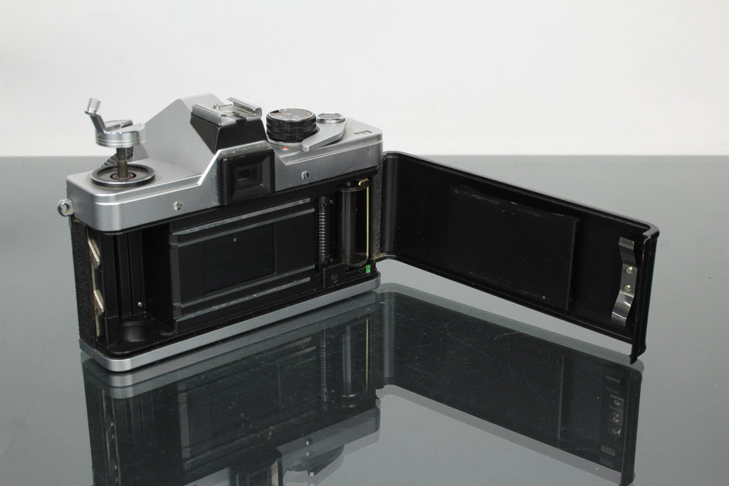 Praktica super TL2 + Pentacon electric 50mm 1.8 M42 lens - Dutch|Thrift