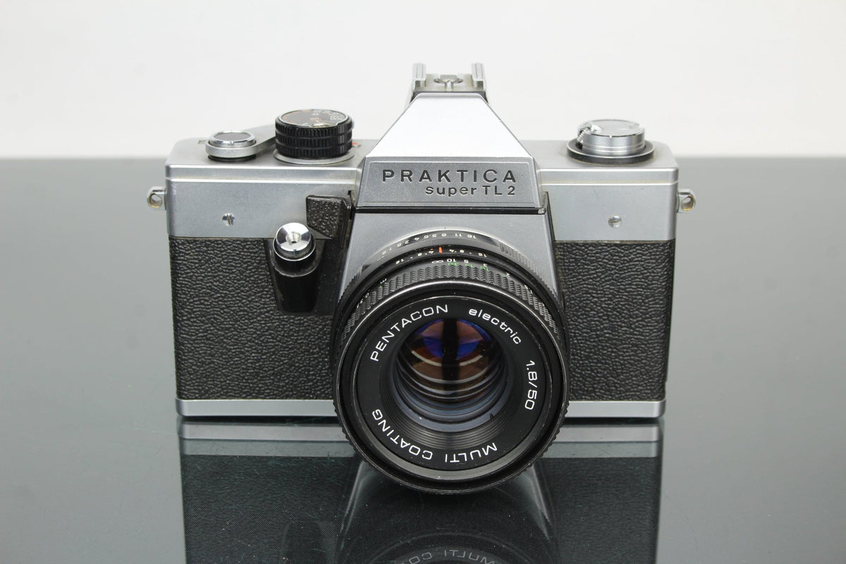 Praktica super TL2 + Pentacon electric 50mm 1.8 M42 lens - Dutch|Thrift