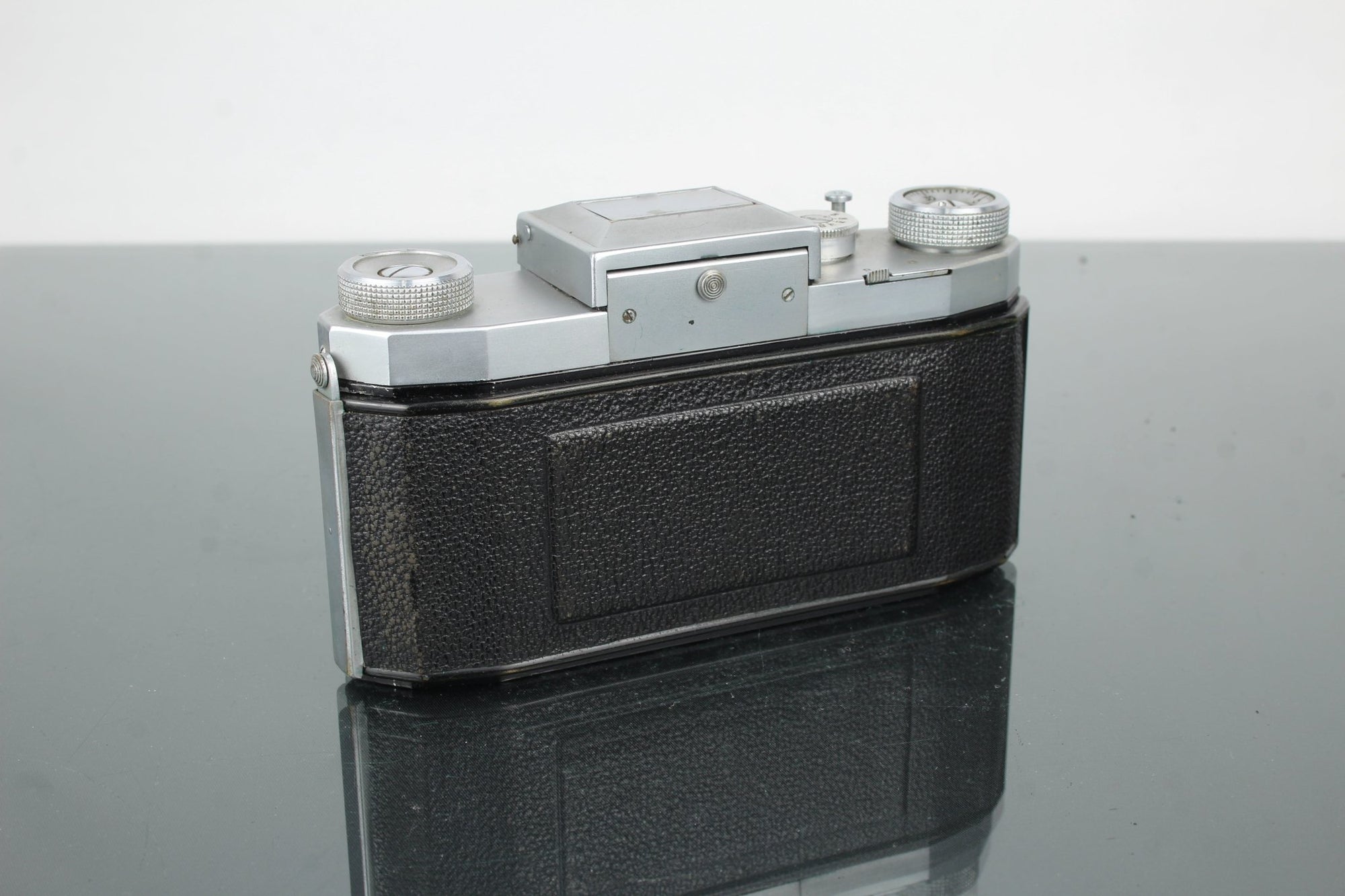 Praktiflex + 50mm f/3.5 lens - Dutch|Thrift