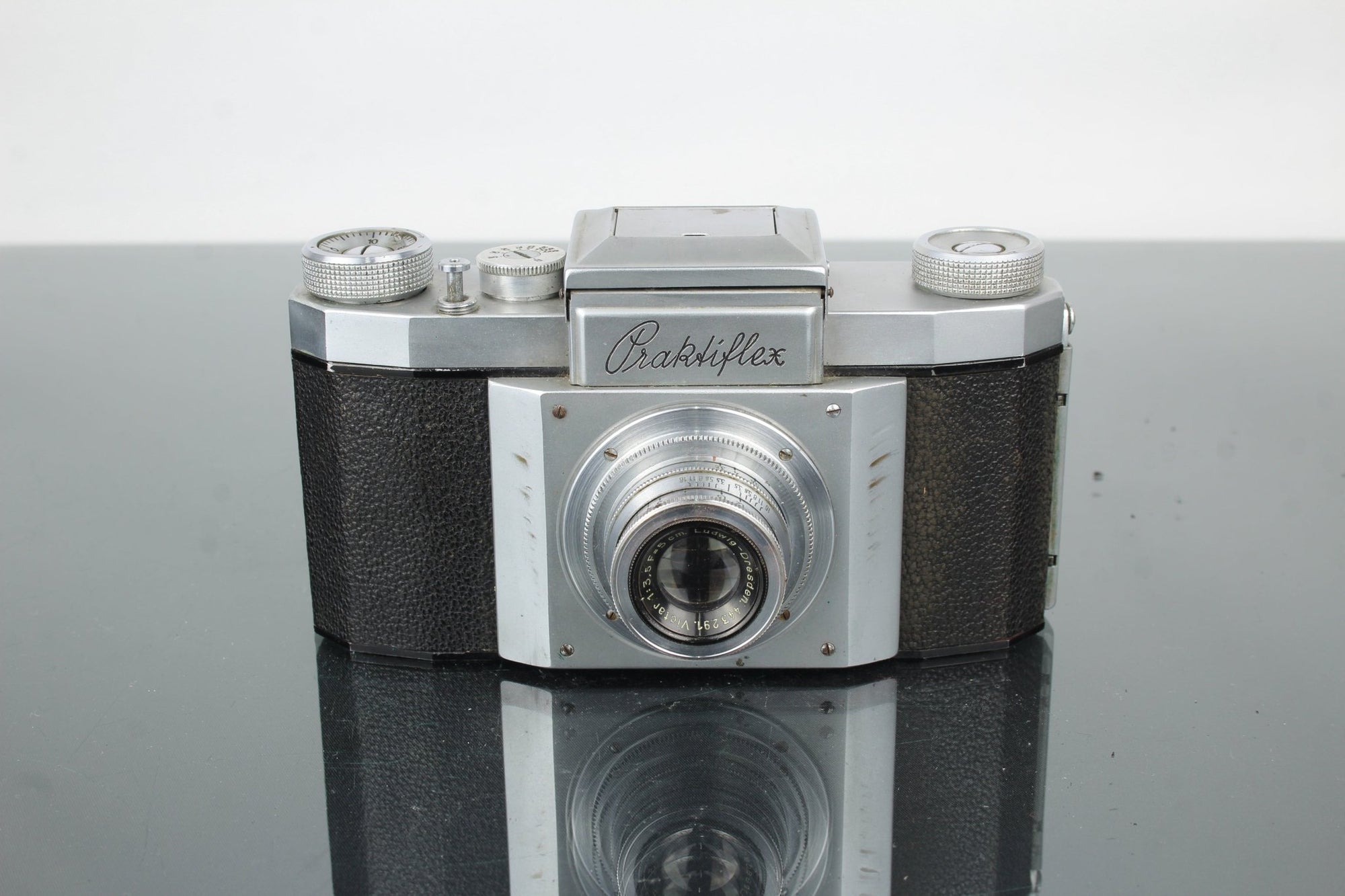 Praktiflex + 50mm f/3.5 lens - Dutch|Thrift