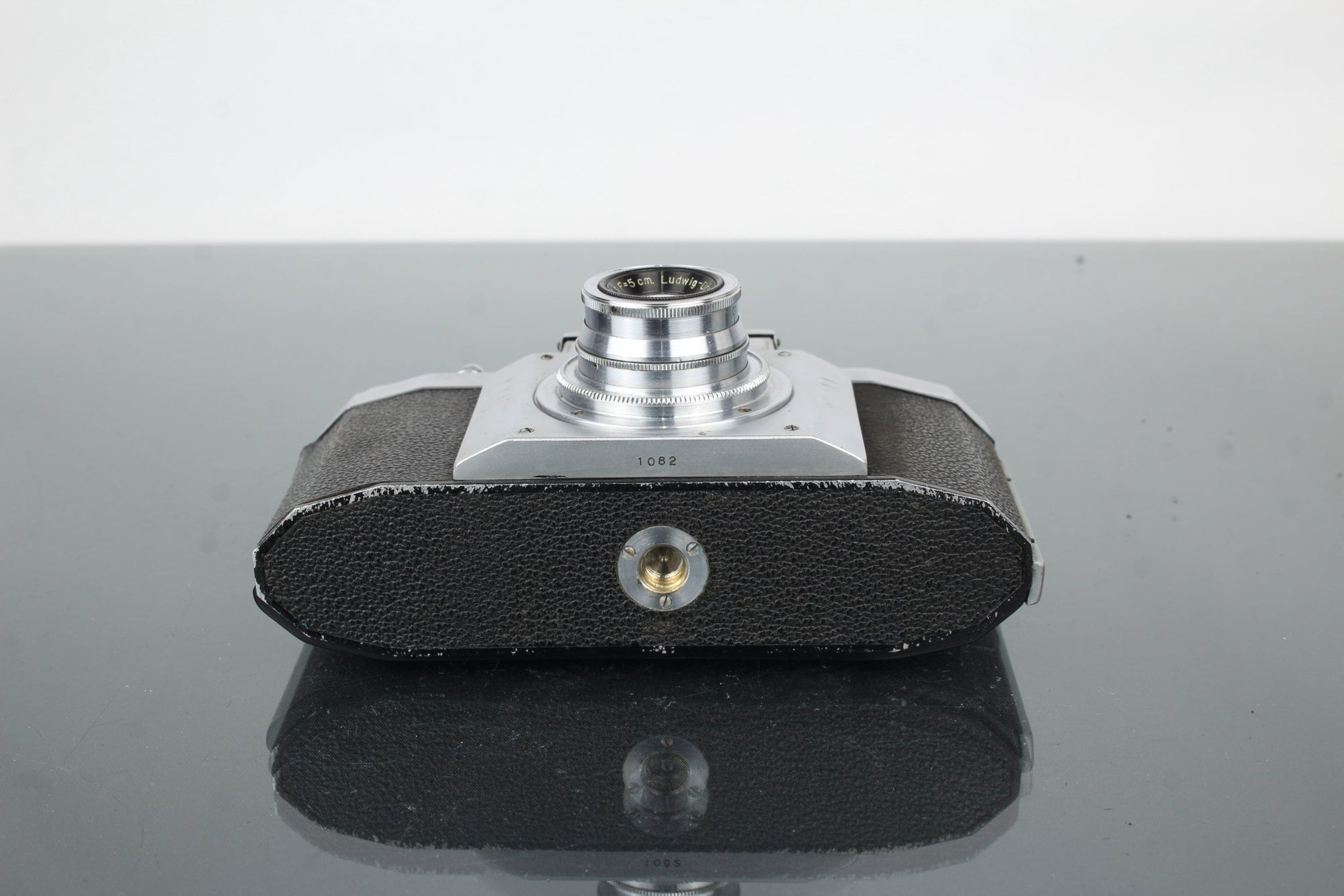 Praktiflex + 50mm f/3.5 lens - Dutch|Thrift