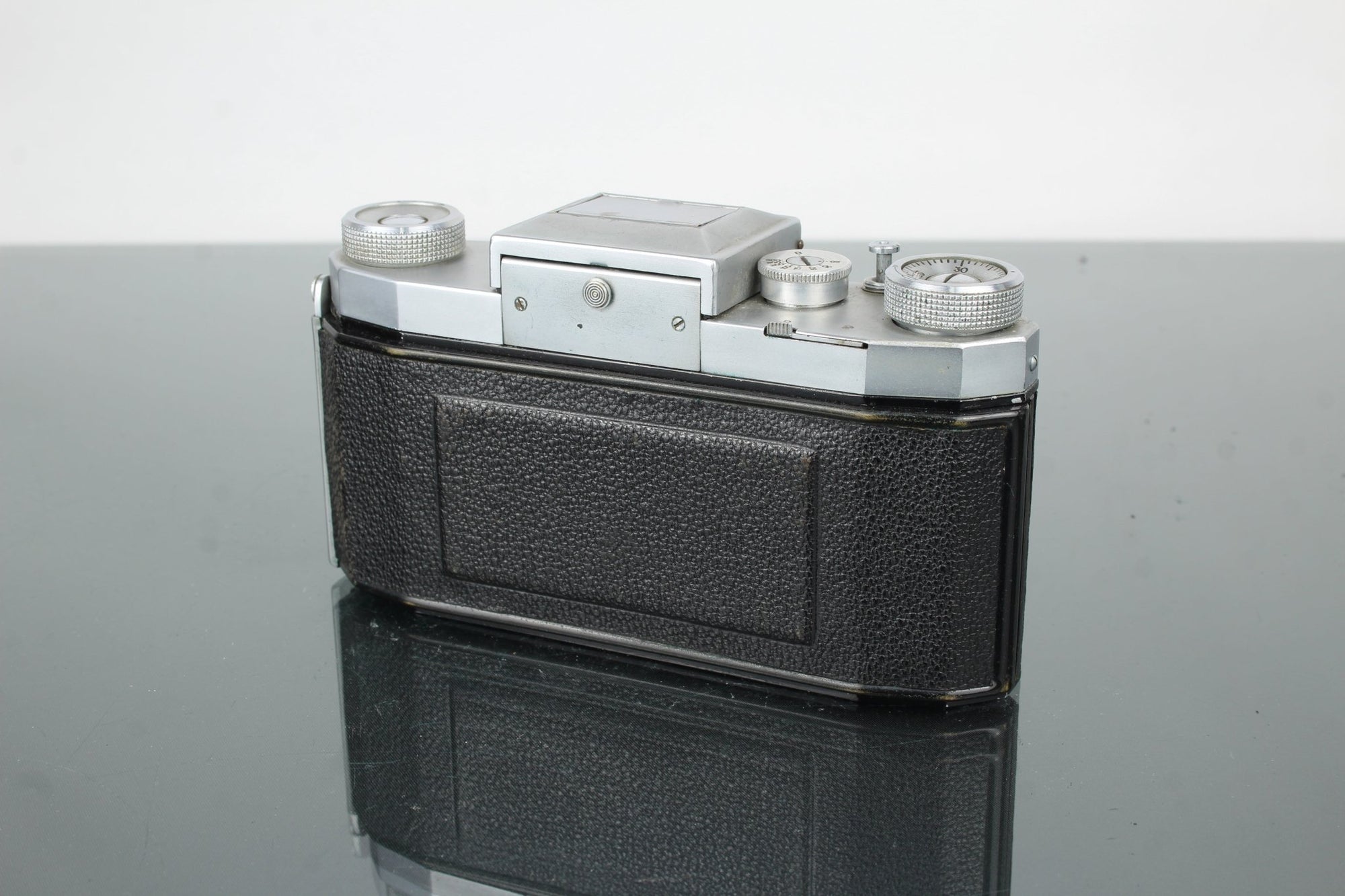 Praktiflex + 50mm f/3.5 lens - Dutch|Thrift