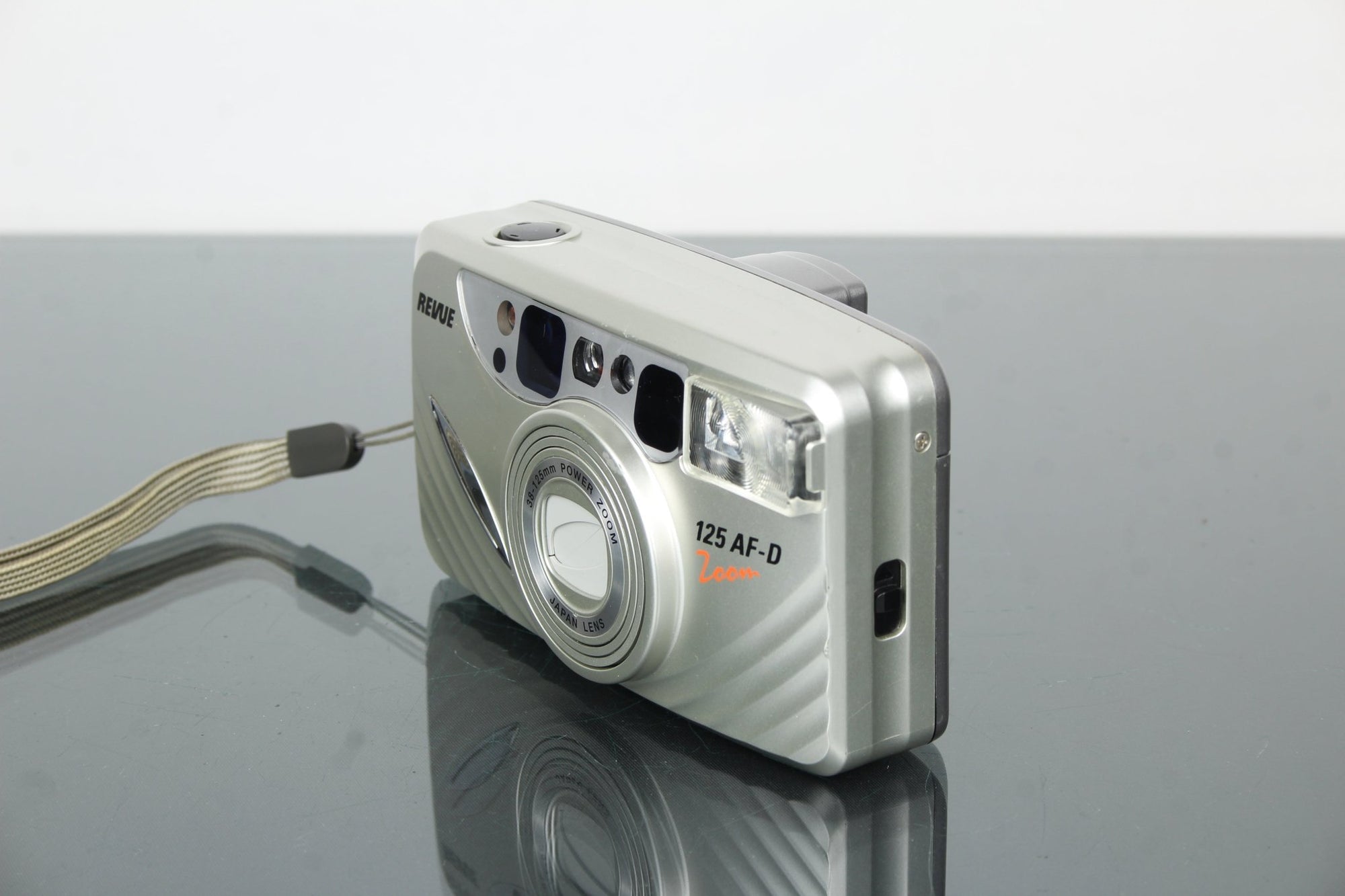 Revue 125 AF - D Zoom - Dutch|Thrift