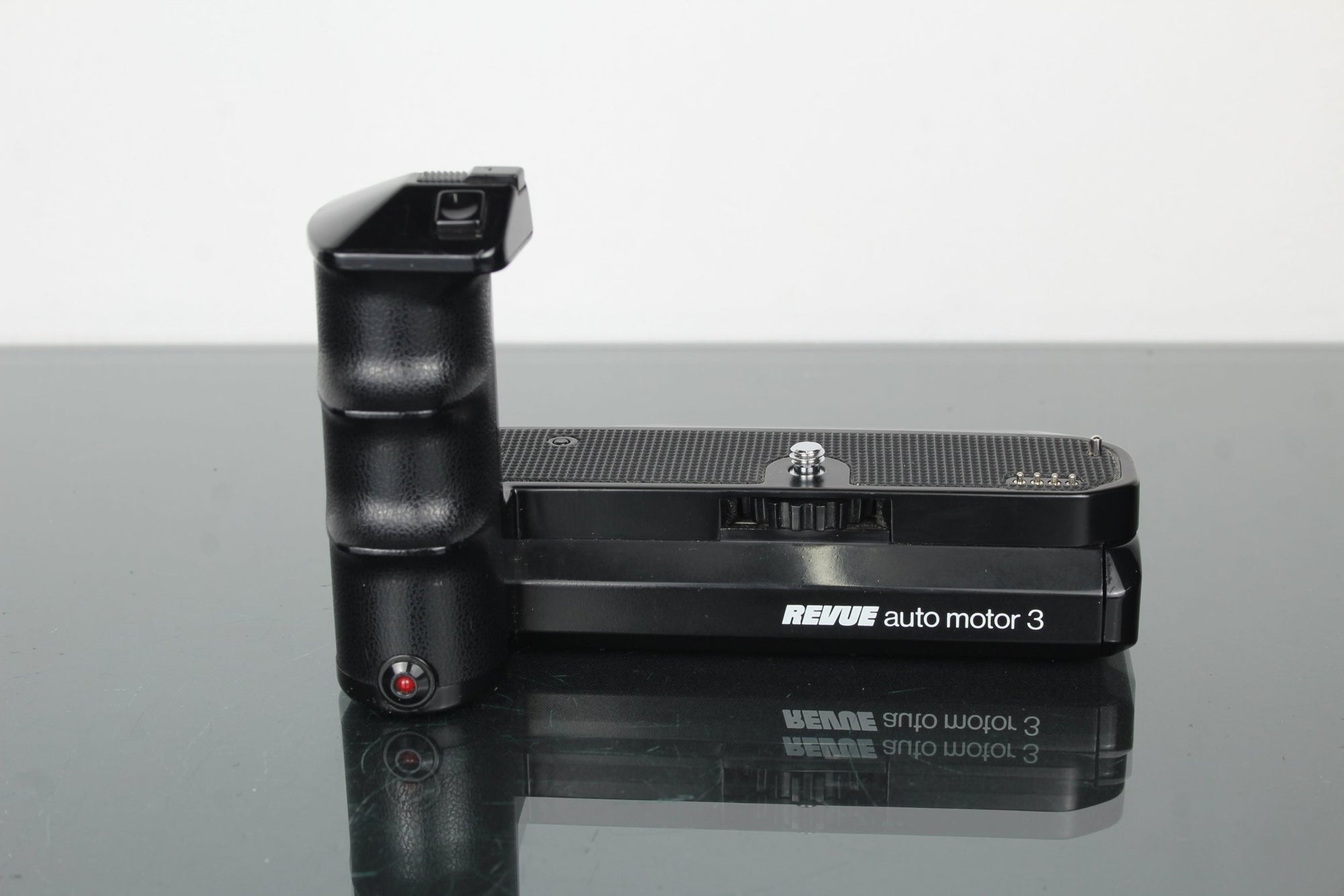 Revue AC3 + Revuenon 35 - 70mm 1:2.8 - 3.8 lens - Dutch|Thrift