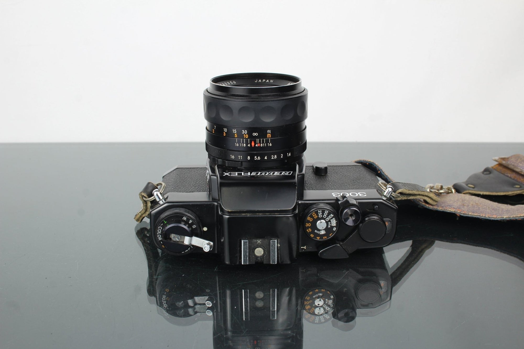 Revueflex 3003 + Revuenon 55mm 1.4 lens - Dutch|Thrift