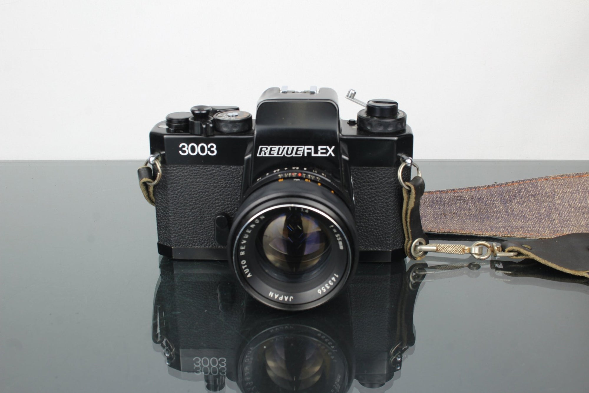 Revueflex 3003 + Revuenon 55mm 1.4 lens - Dutch|Thrift