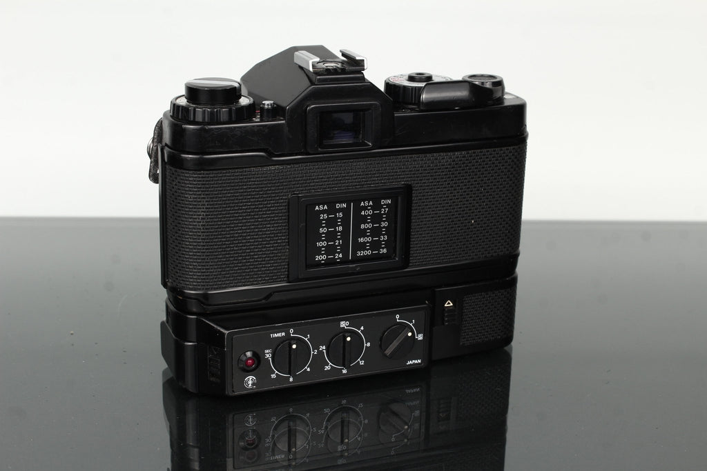 Revueflex AC2 + Auto Revuenon MC 1:1.7 49mm - Dutch|Thrift