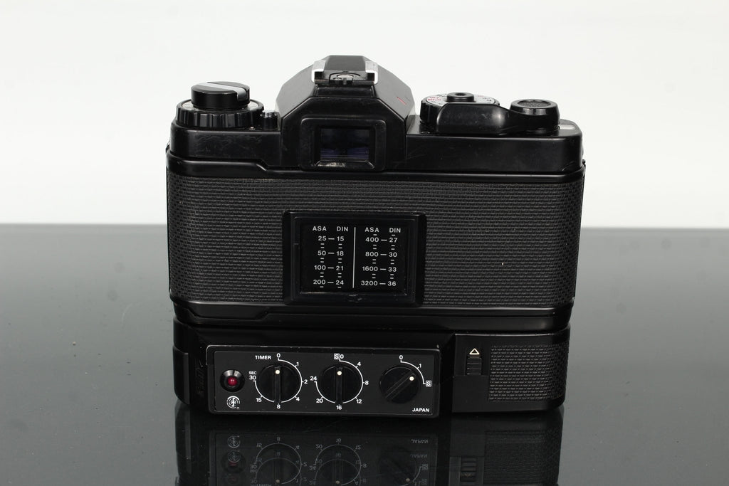 Revueflex AC2 + Auto Revuenon MC 1:1.7 49mm - Dutch|Thrift