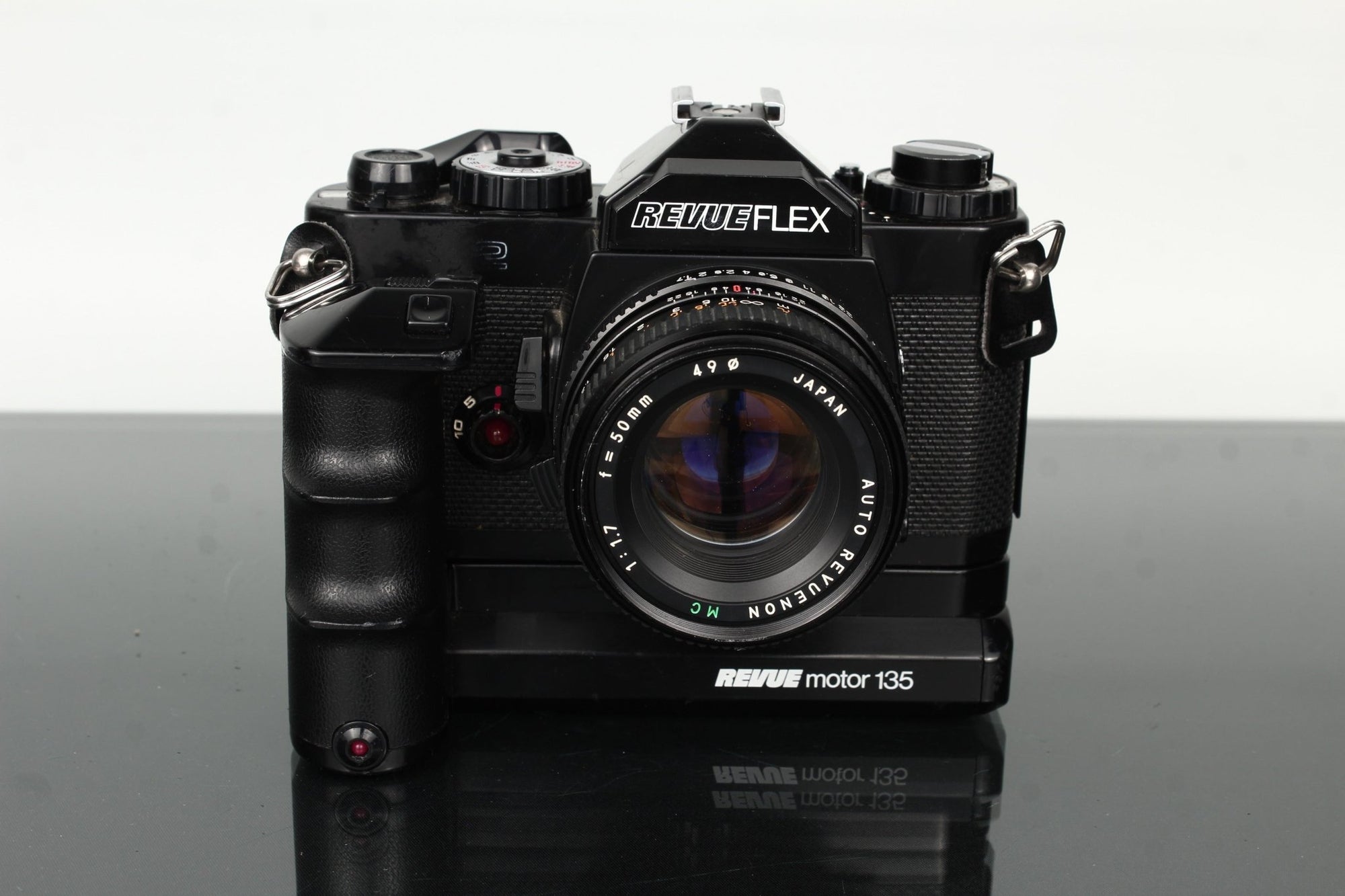 Revueflex AC2 + Auto Revuenon MC 1:1.7 49mm - Dutch|Thrift