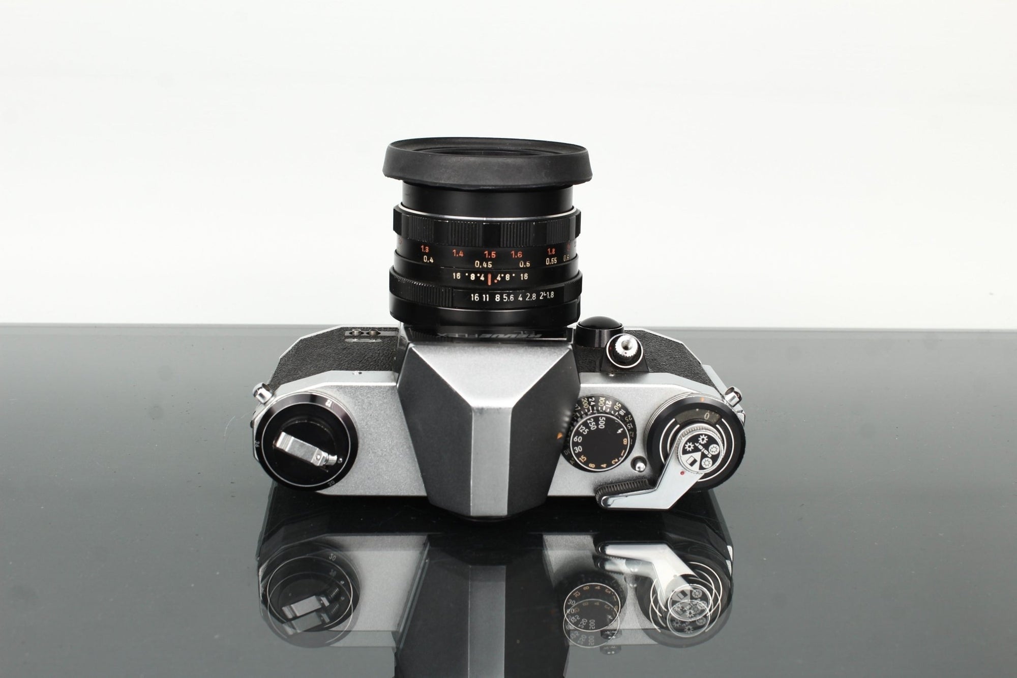 Revueflex SL + Auto Revuenon 1:1.8 50mm - Dutch|Thrift