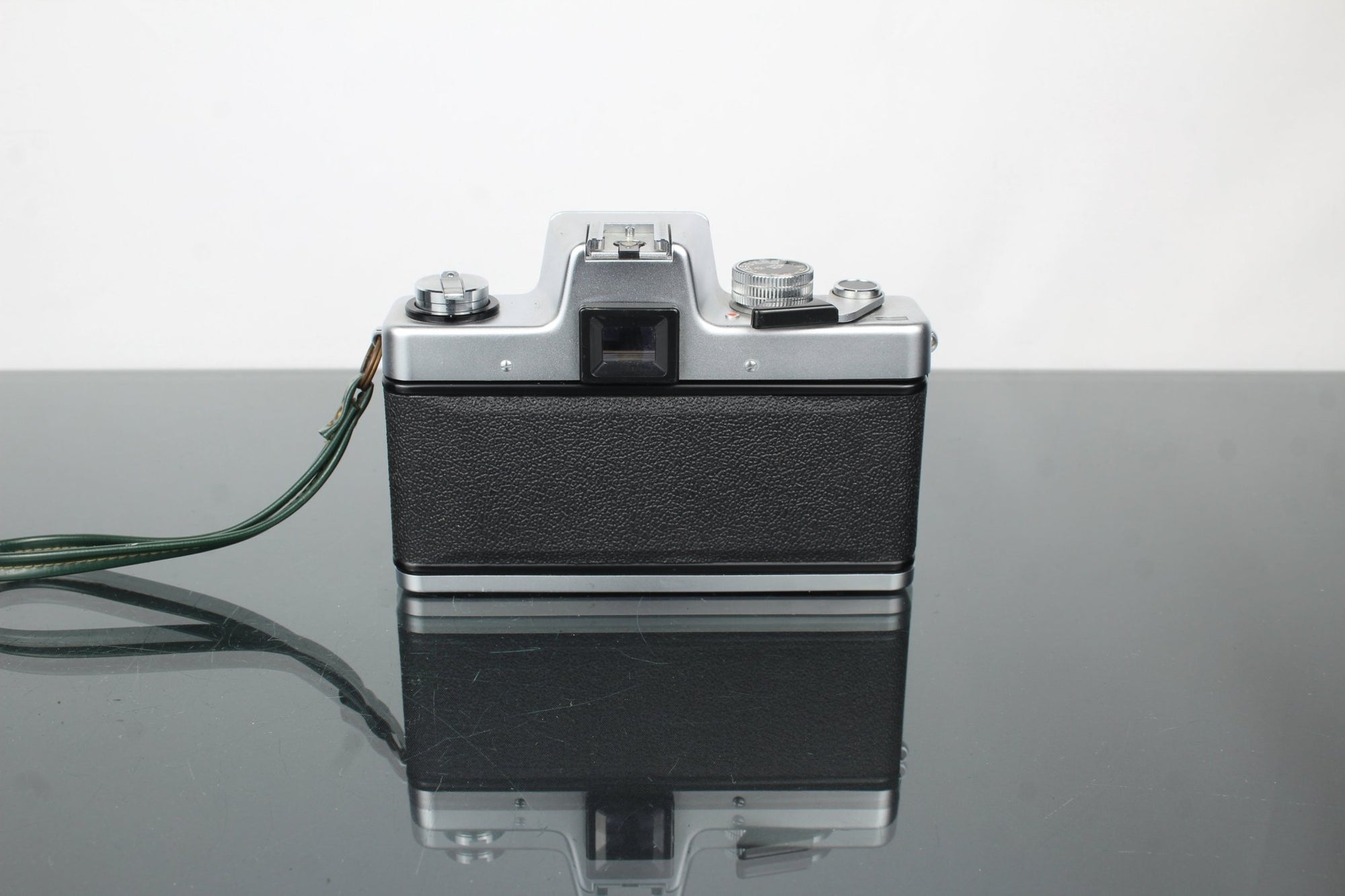 Revueflex TL25 + 50mm 1.8 Auto Revuenon Multi Coating lens - Dutch|Thrift