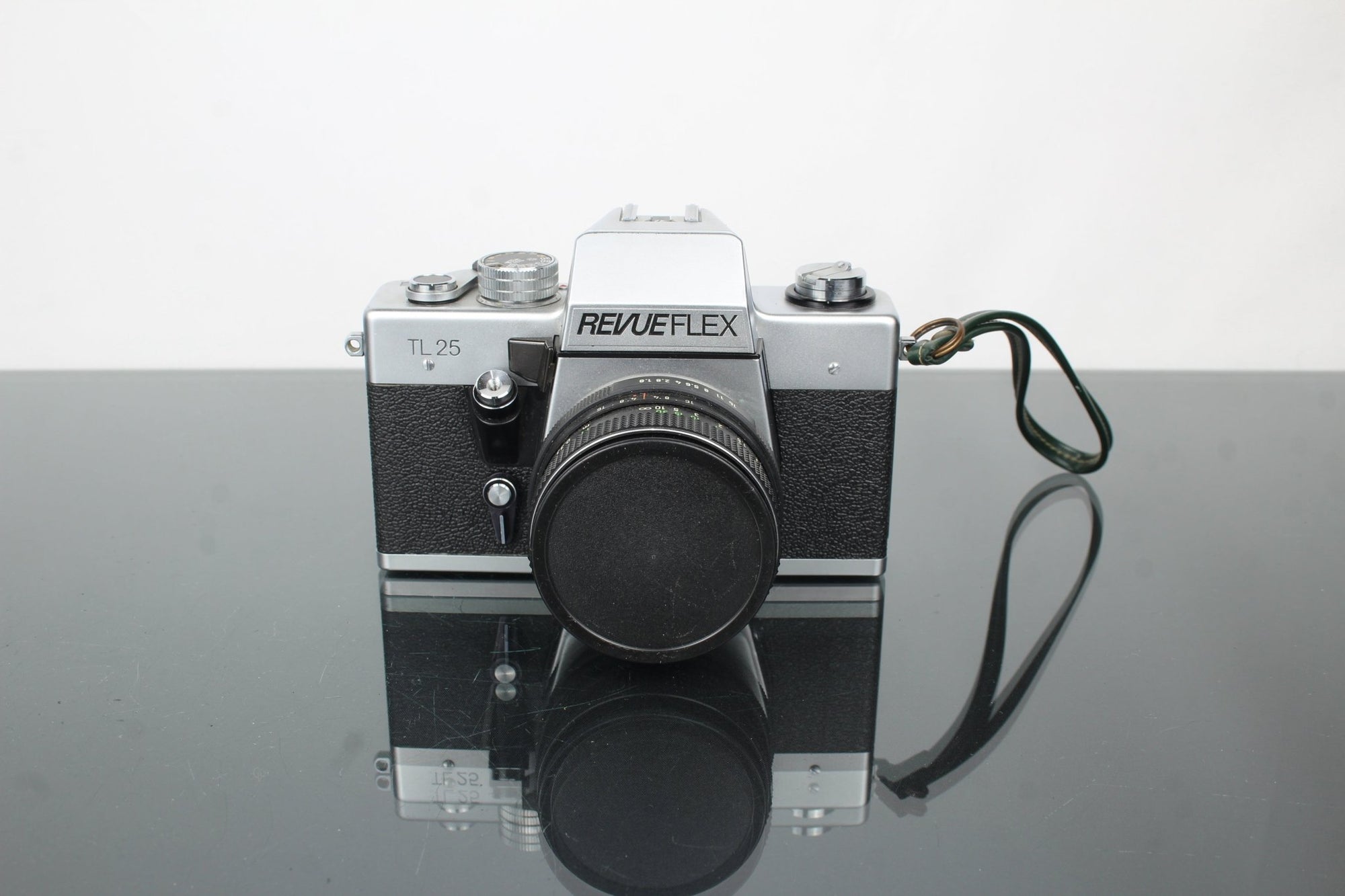 Revueflex TL25 + 50mm 1.8 Auto Revuenon Multi Coating lens - Dutch|Thrift