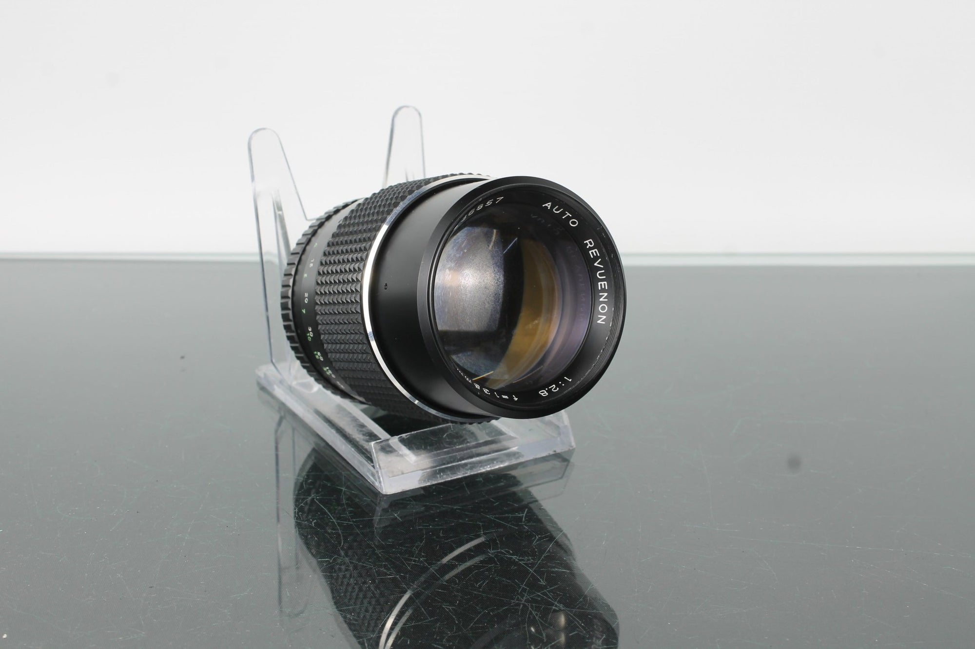 Revuenon 135mm f/2.8 - Dutch|Thrift