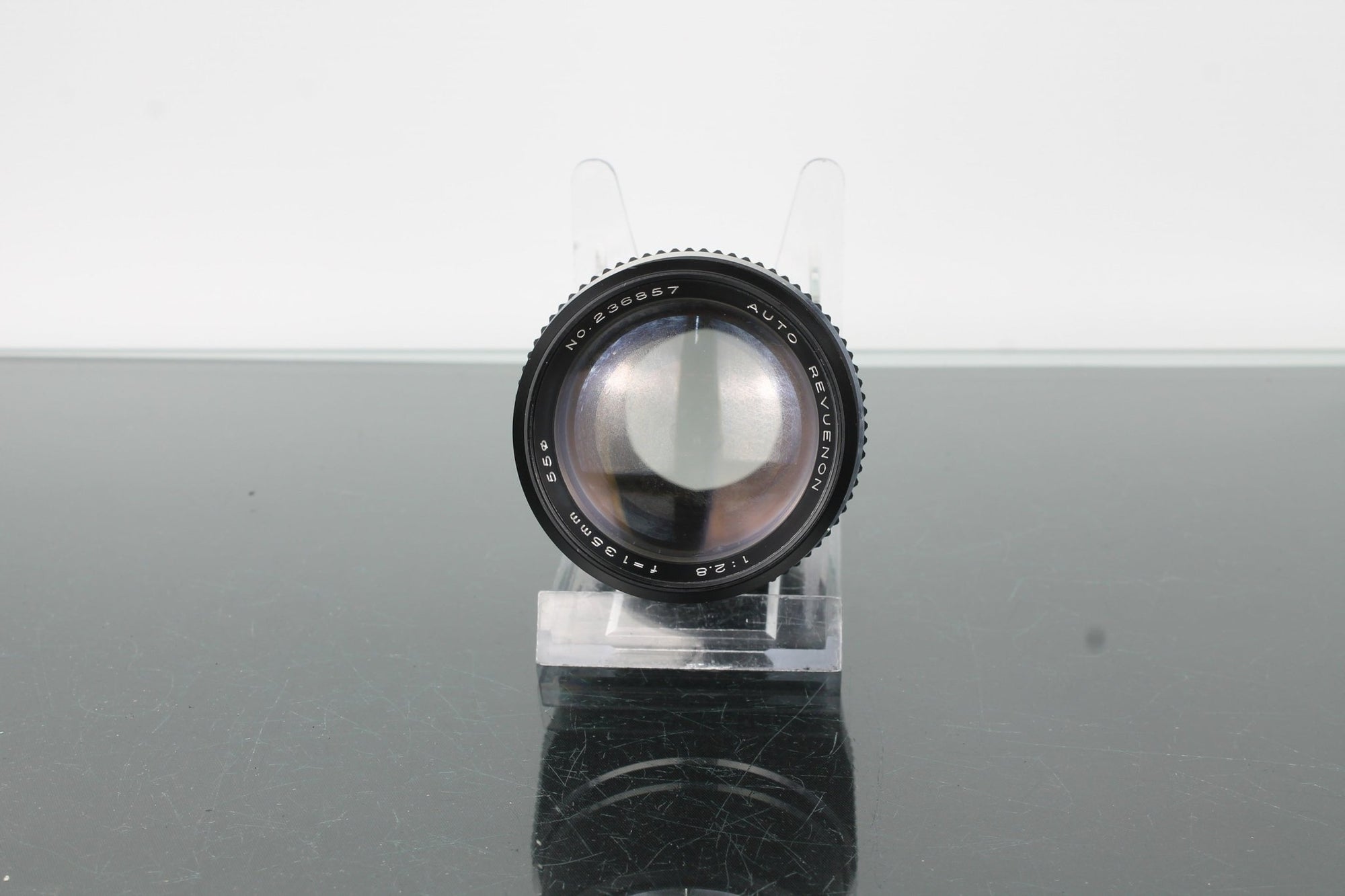 Revuenon 135mm f/2.8 - Dutch|Thrift