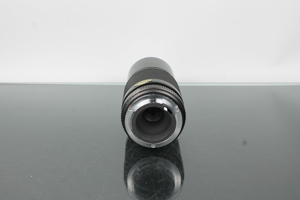 Revuenon 300mm f/5.6 - Dutch|Thrift