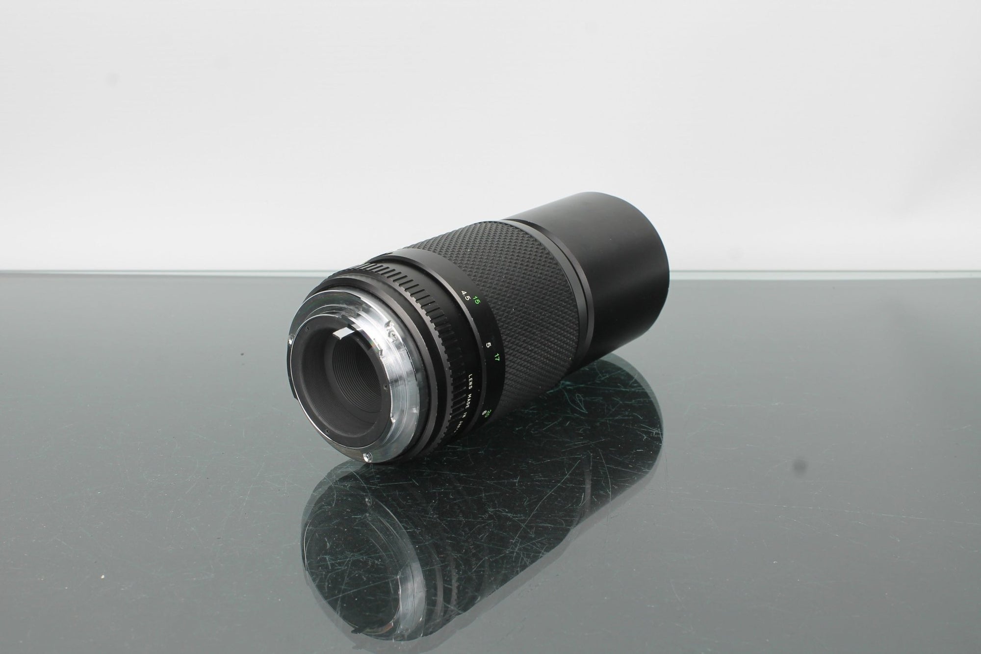 Revuenon 300mm f/5.6 - Dutch|Thrift