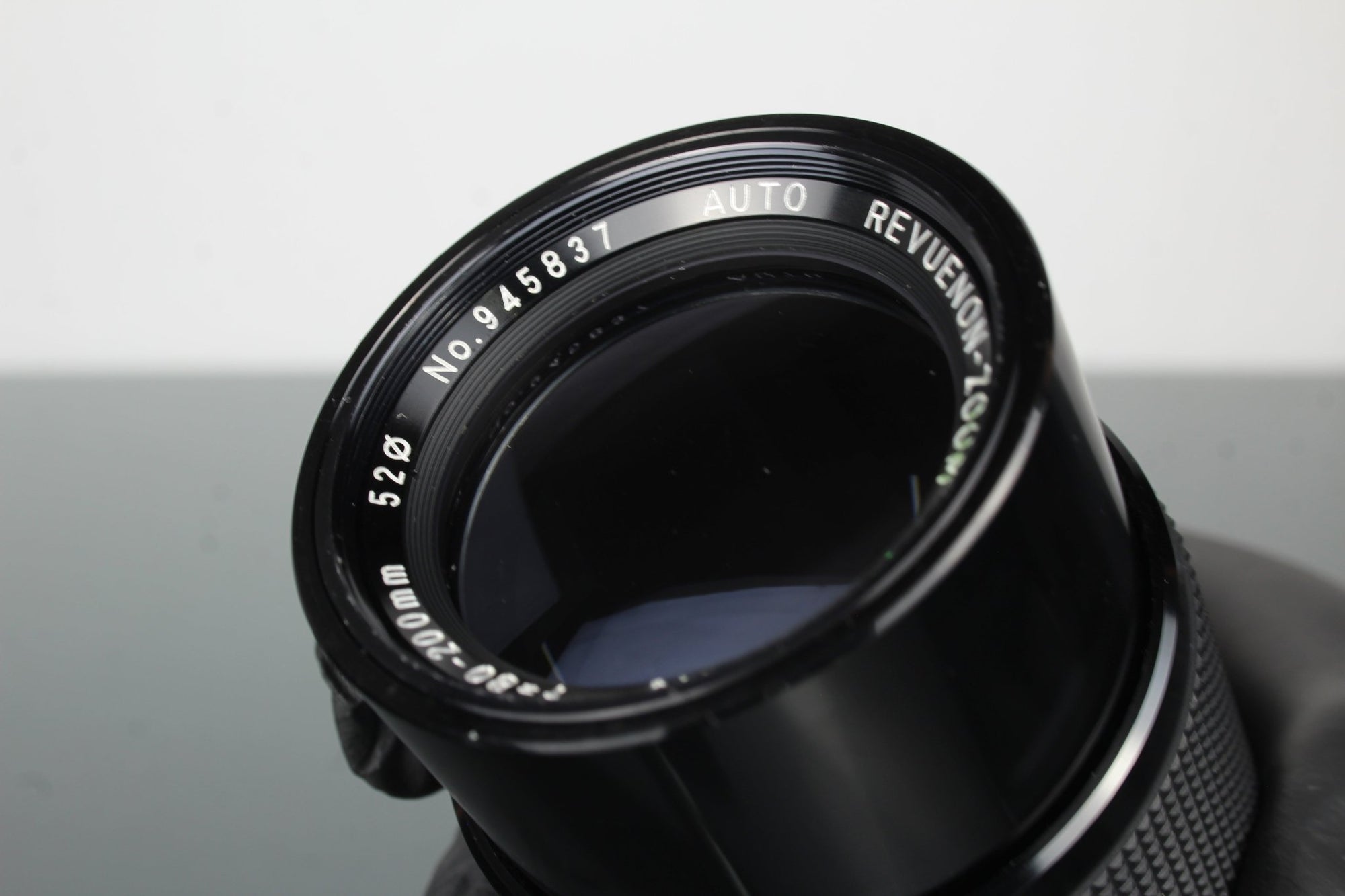 Revuenon Zoom 1:4.5 f=80 - 200mm M42 Mount - Dutch|Thrift